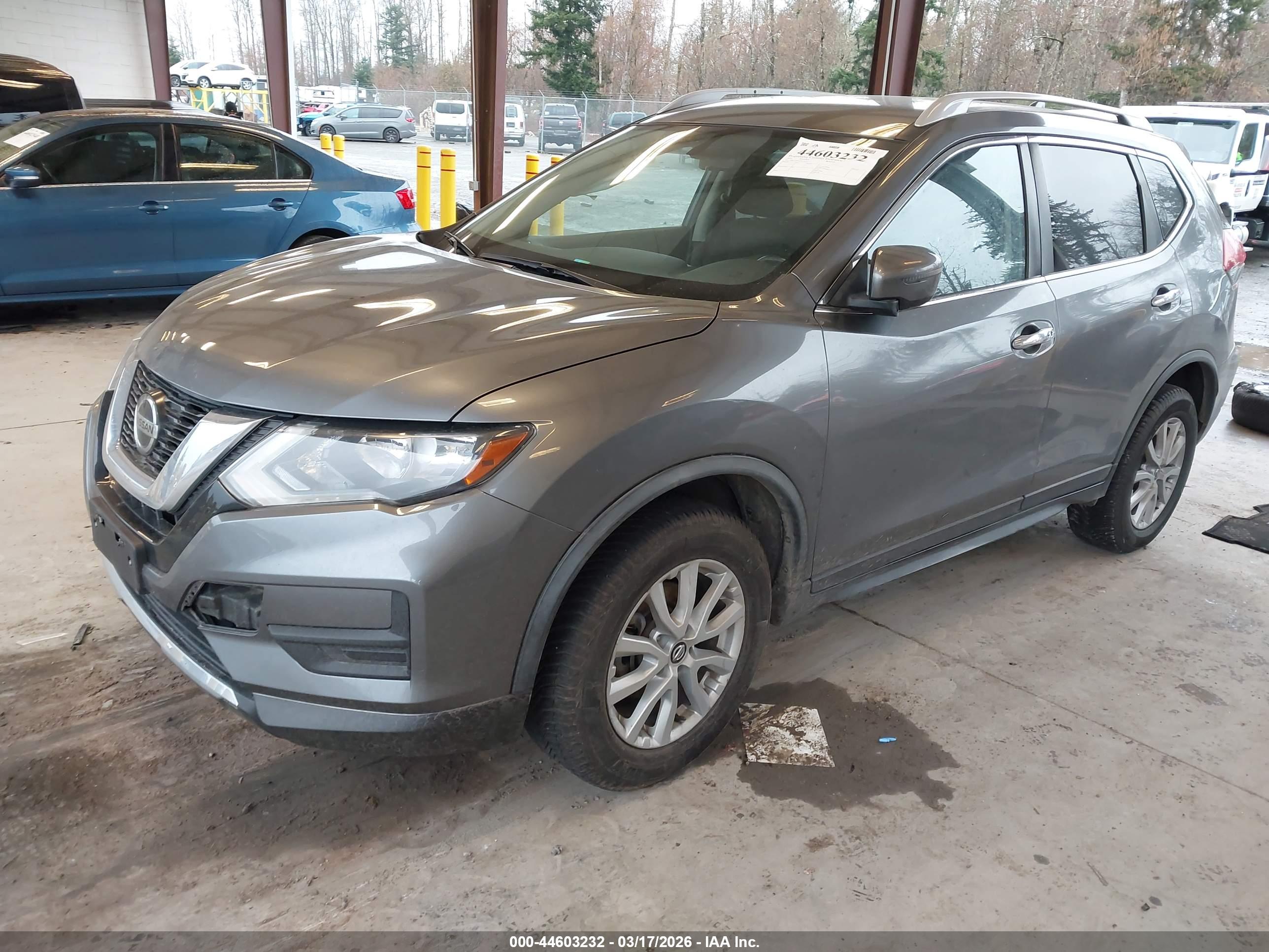 NISSAN ROGUE image 2