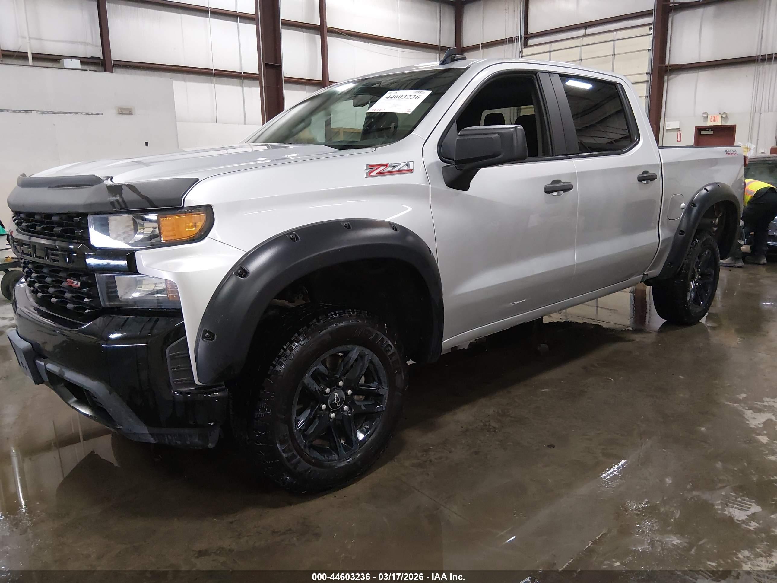 CHEVROLET SILVERADO image 2