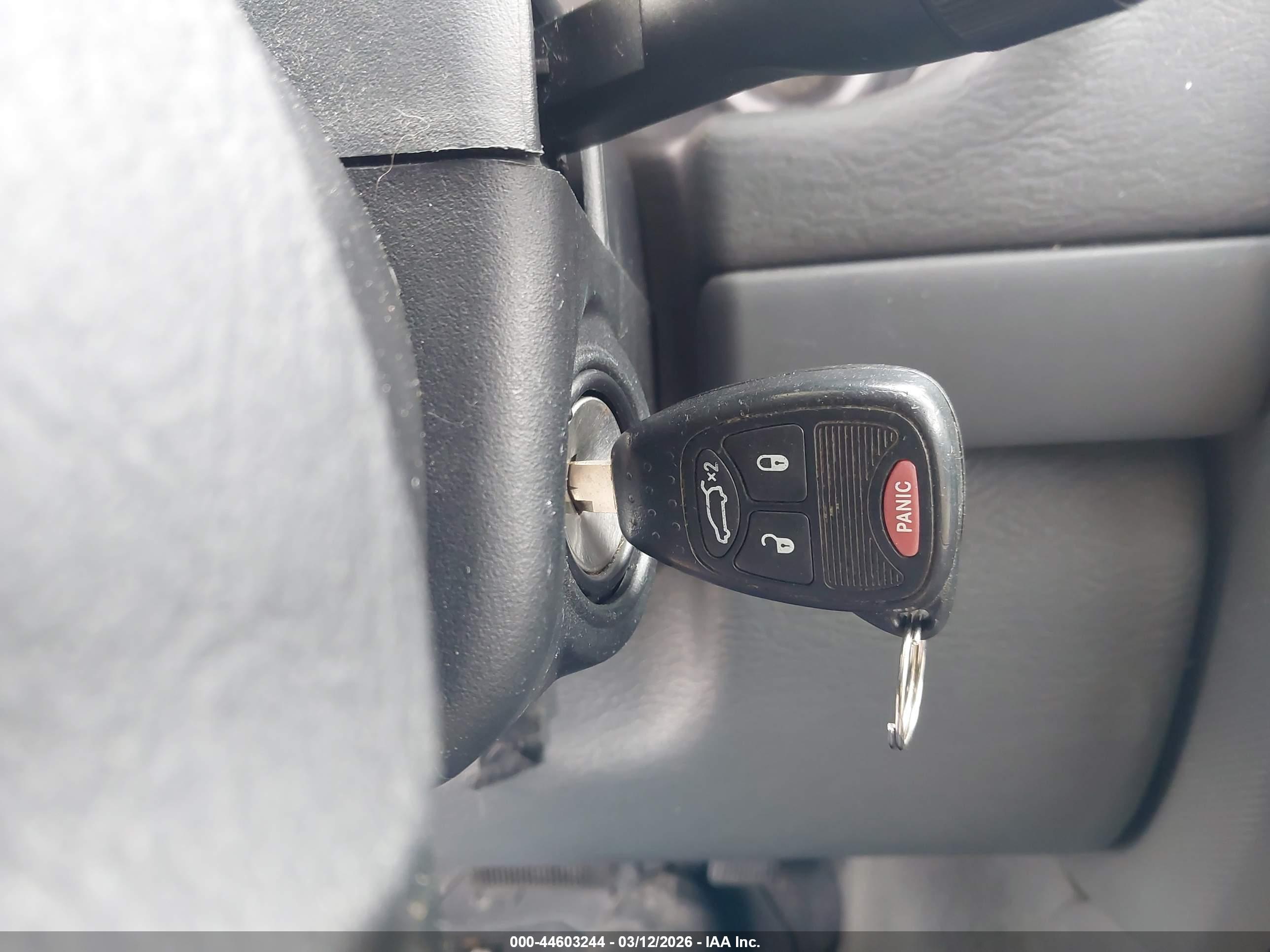 JEEP LIBERTY image 11