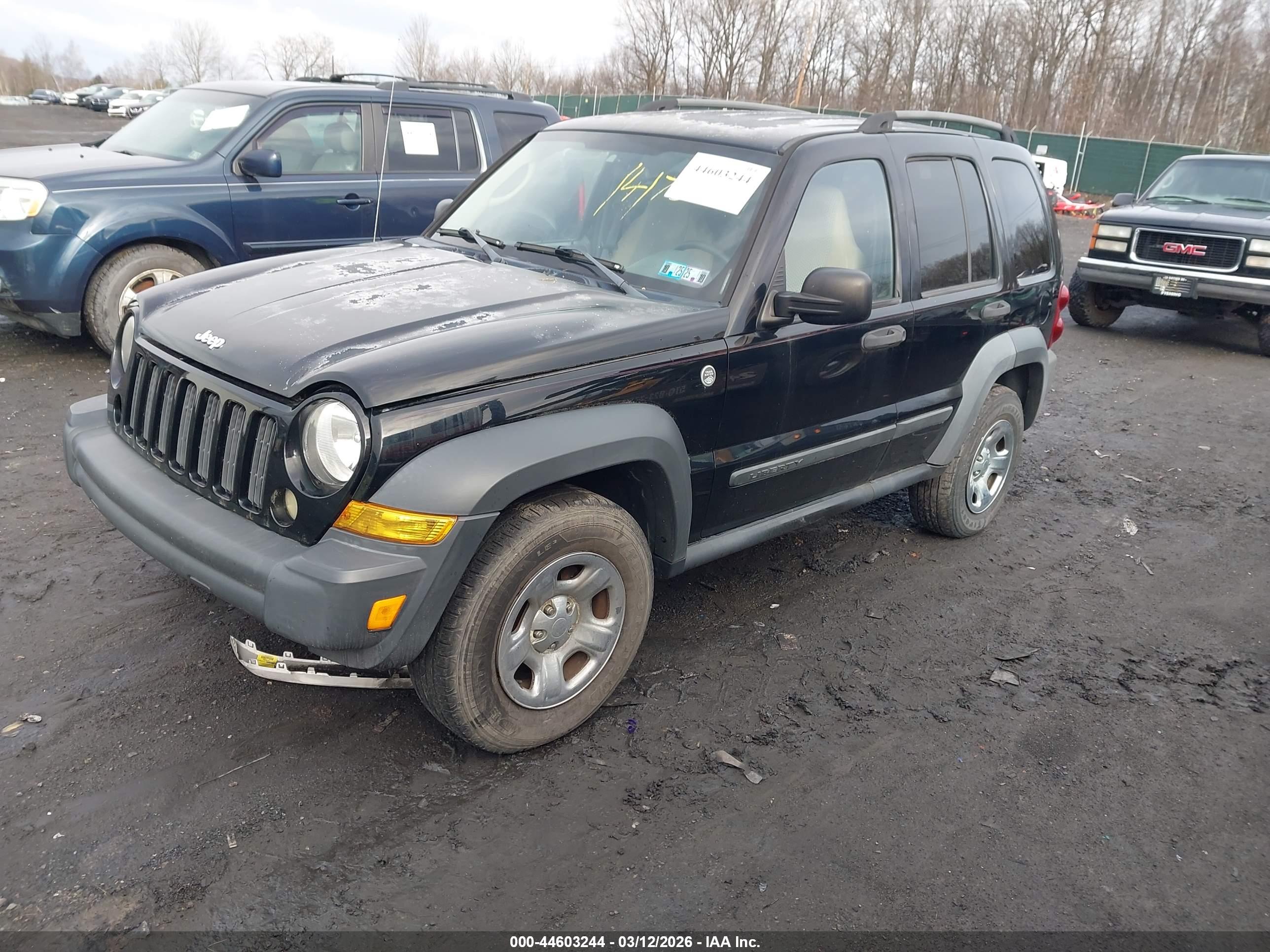 JEEP LIBERTY image 2