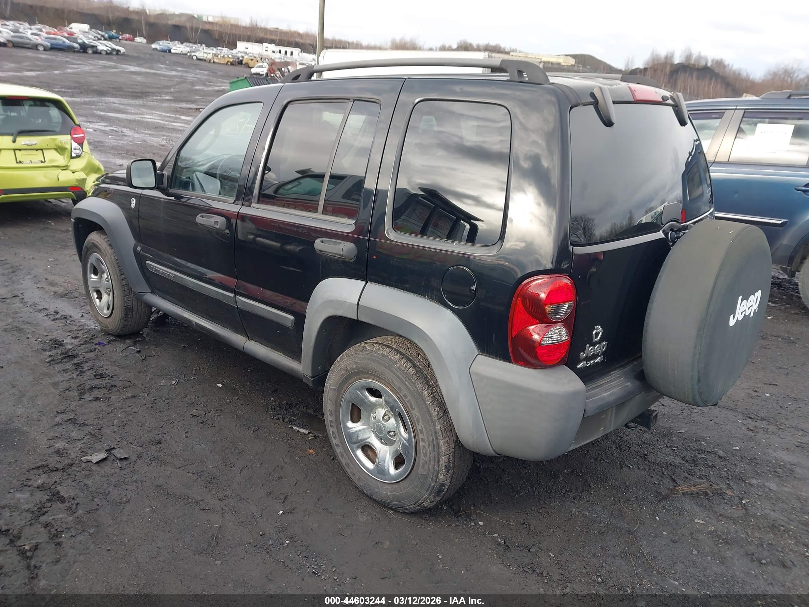 JEEP LIBERTY image 3