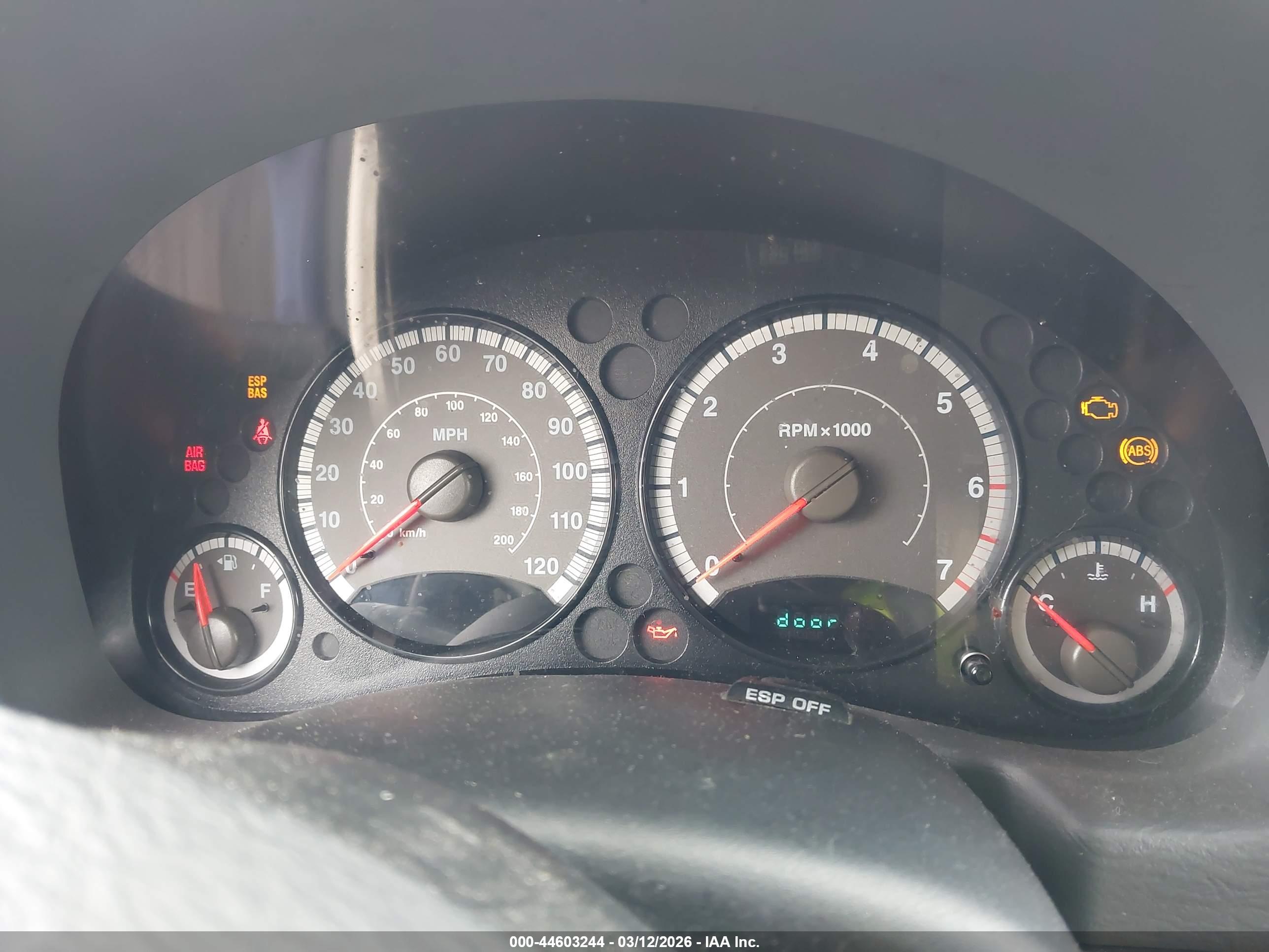 JEEP LIBERTY image 7