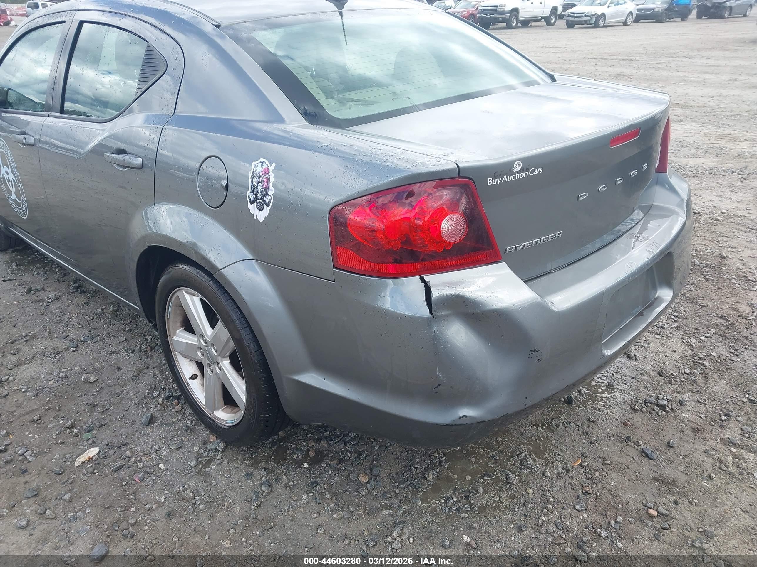 DODGE AVENGER image 6