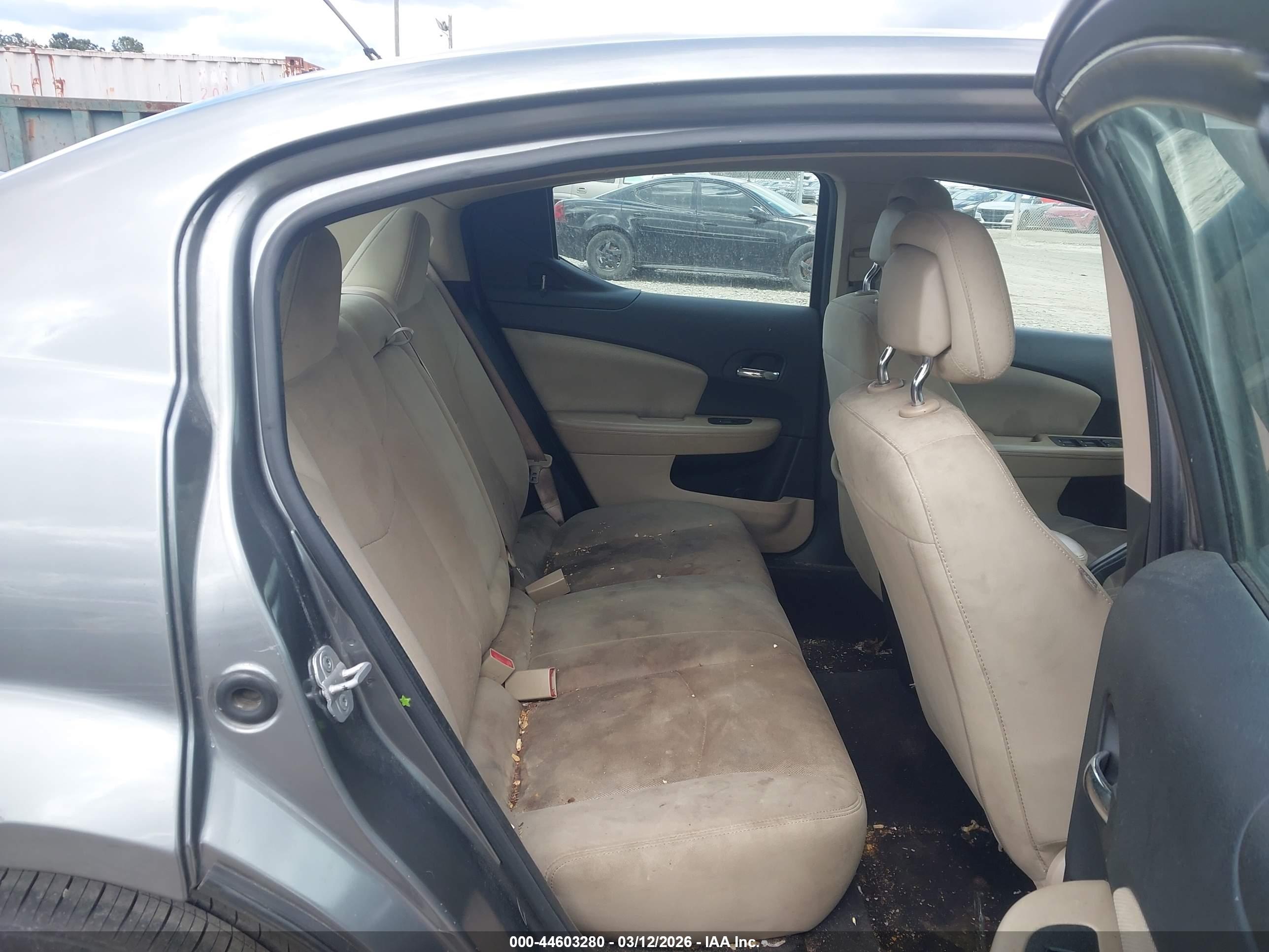 DODGE AVENGER image 8