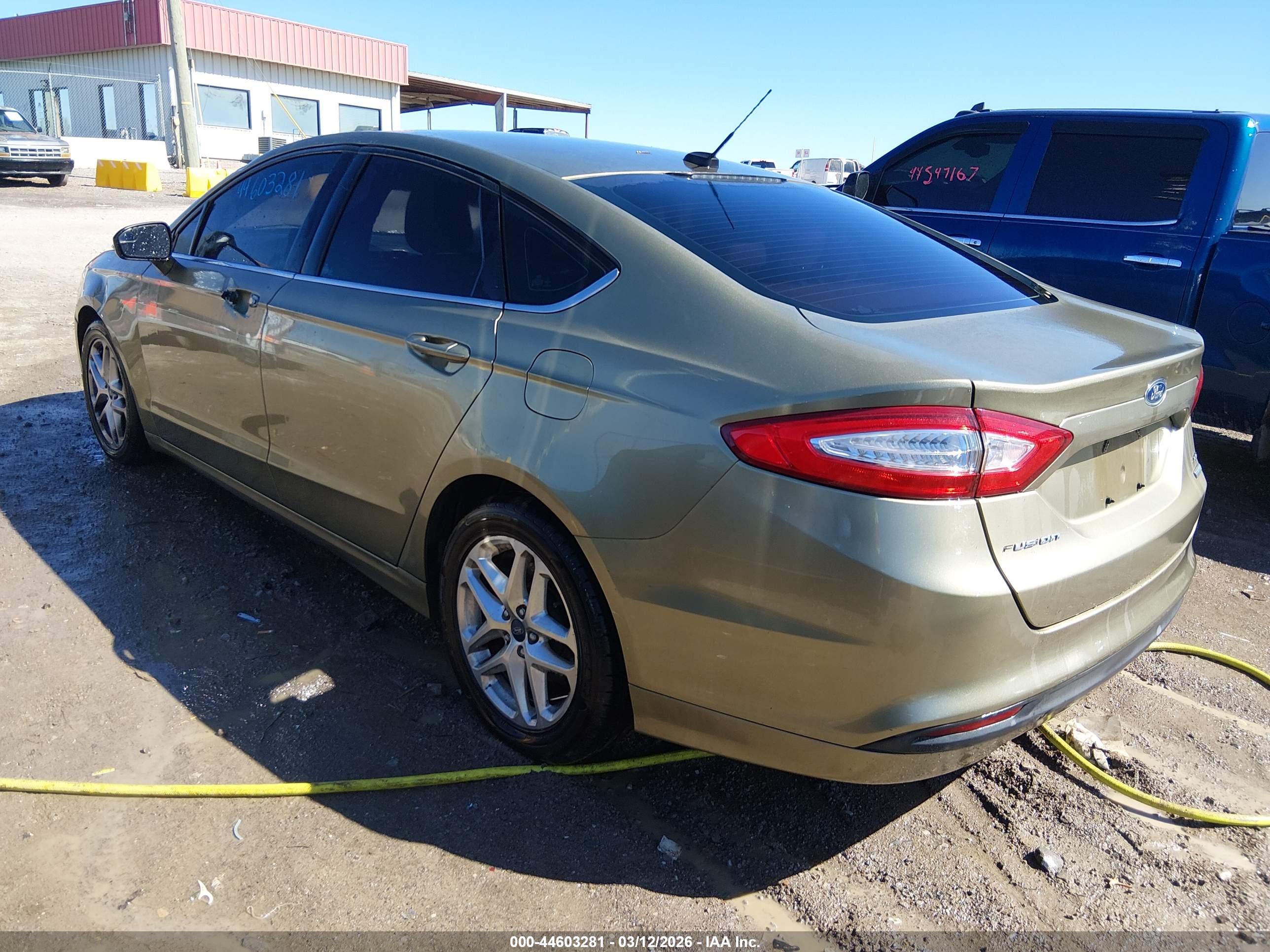 FORD FUSION image 3