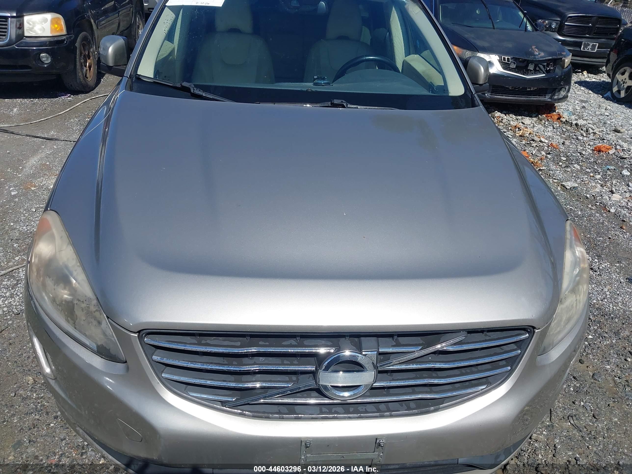 VOLVO XC60 image 10