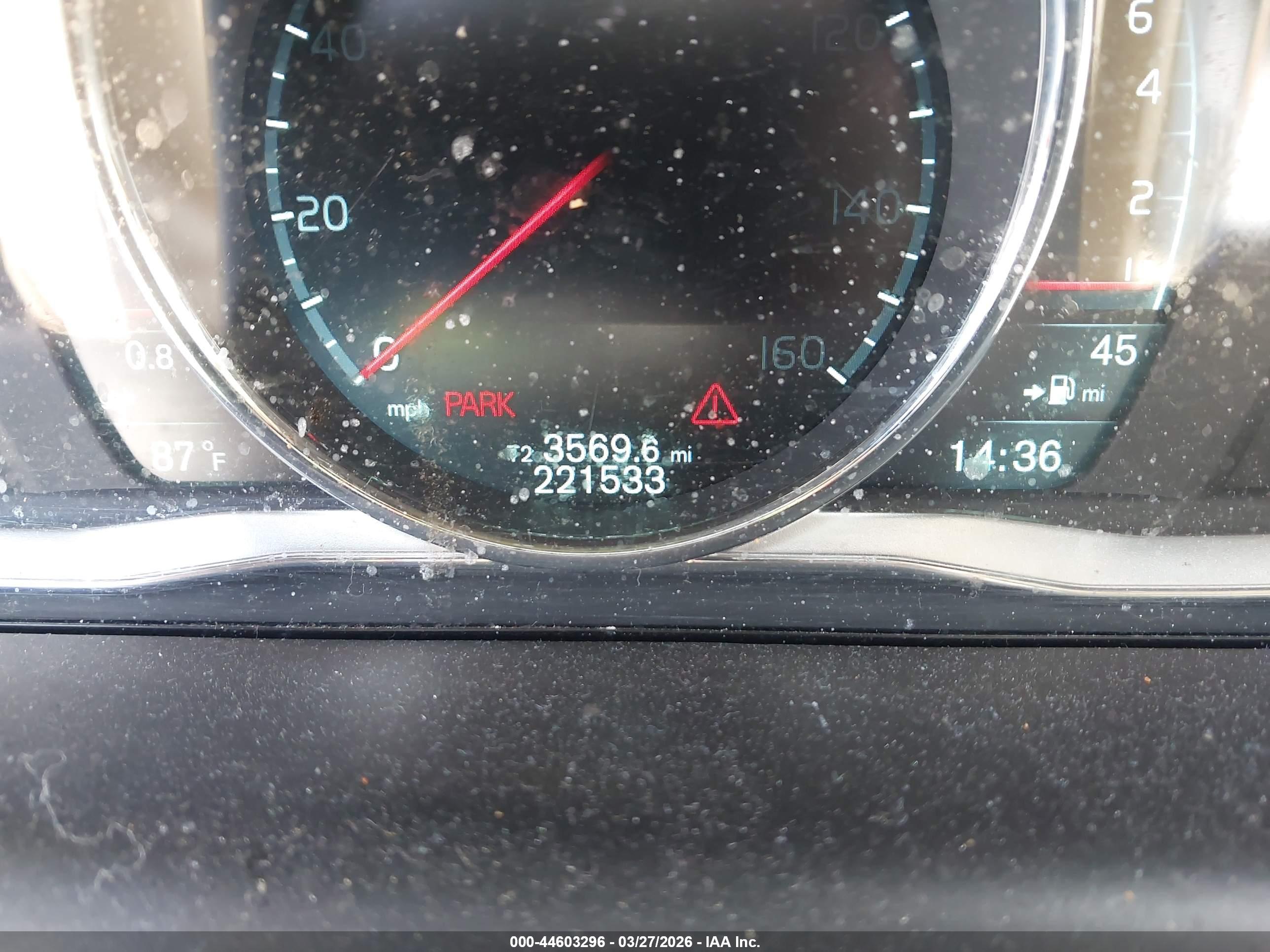 VOLVO XC60 image 7