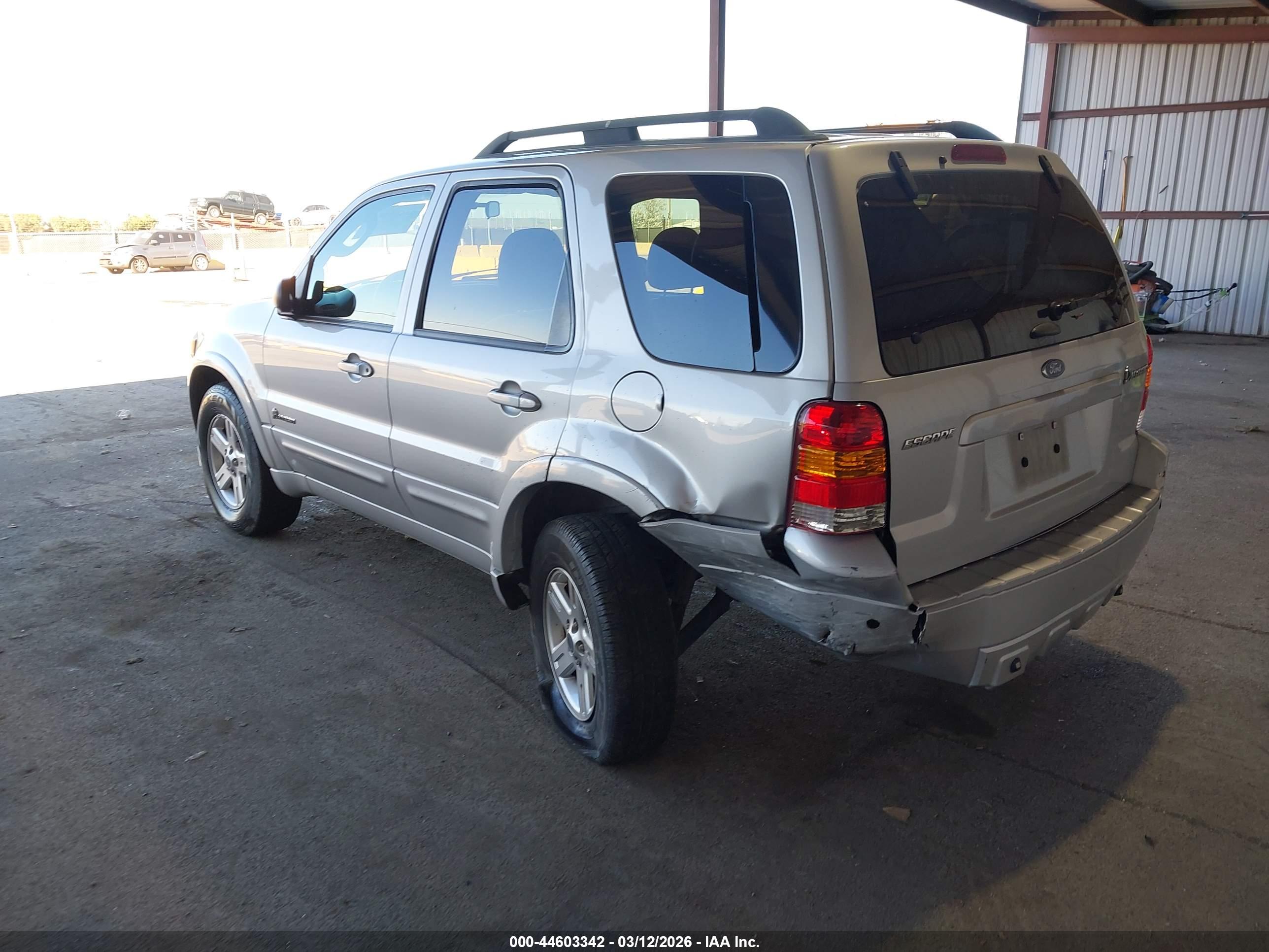 FORD ESCAPE image 3