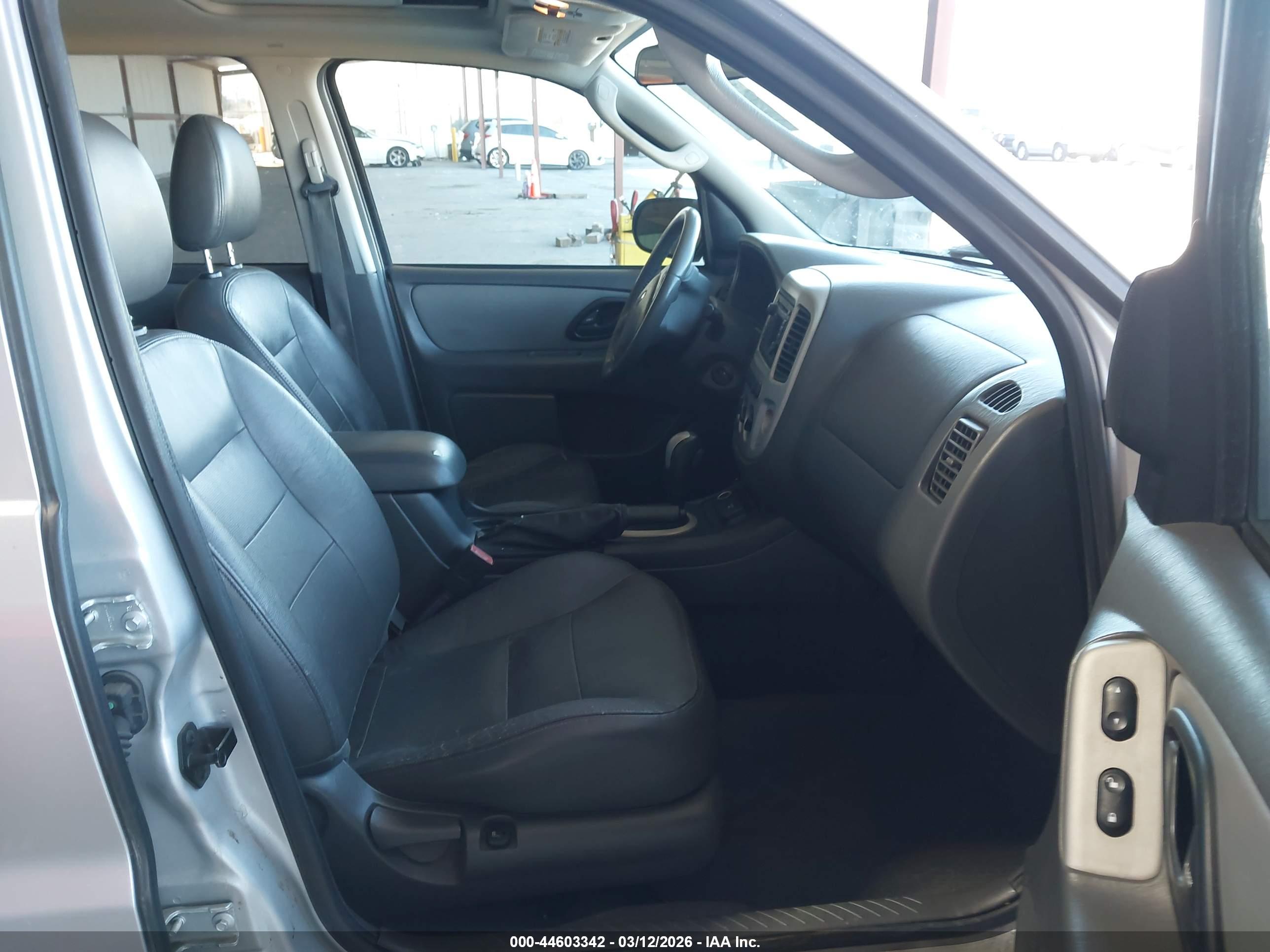 FORD ESCAPE image 5