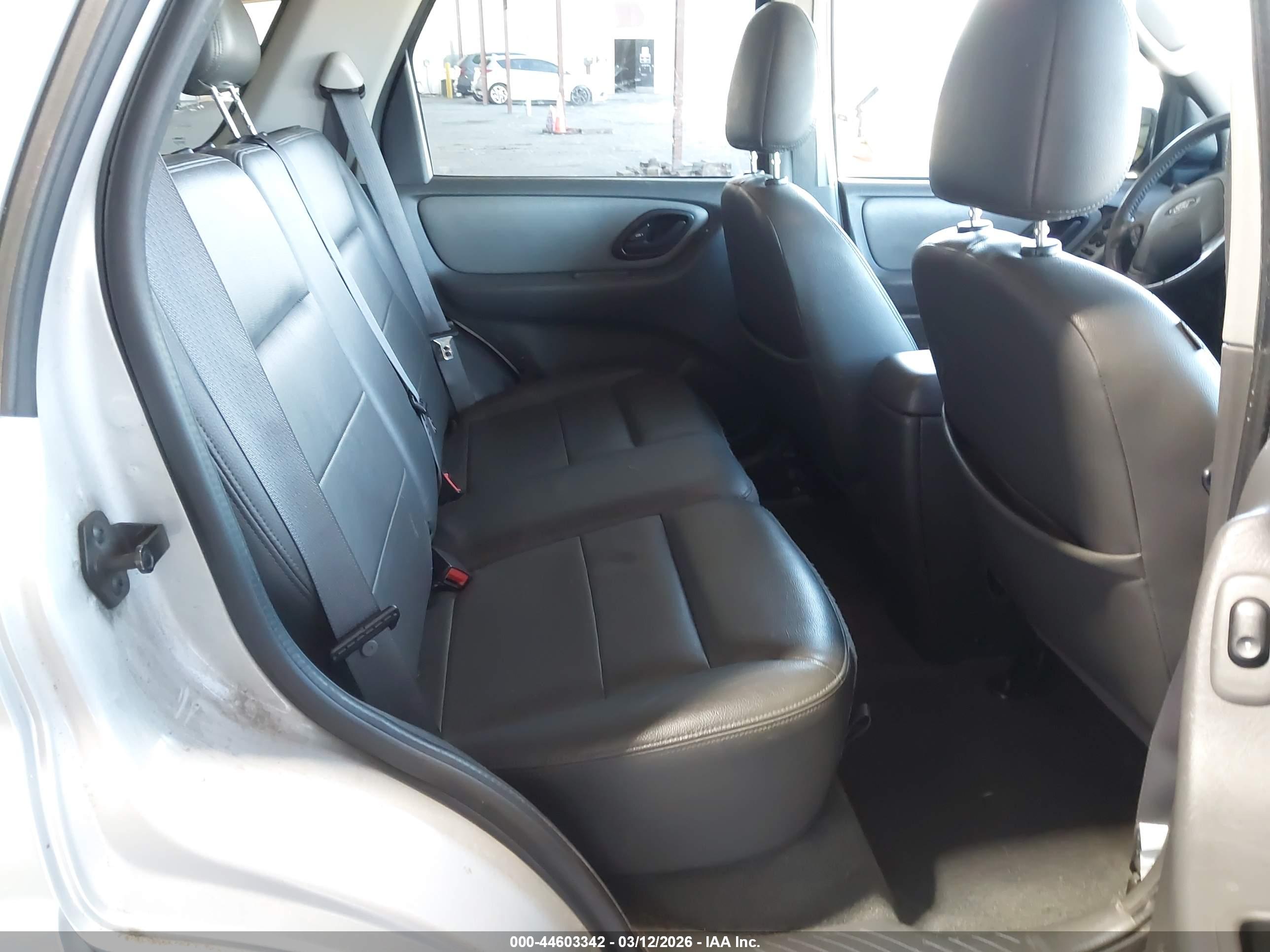 FORD ESCAPE image 8