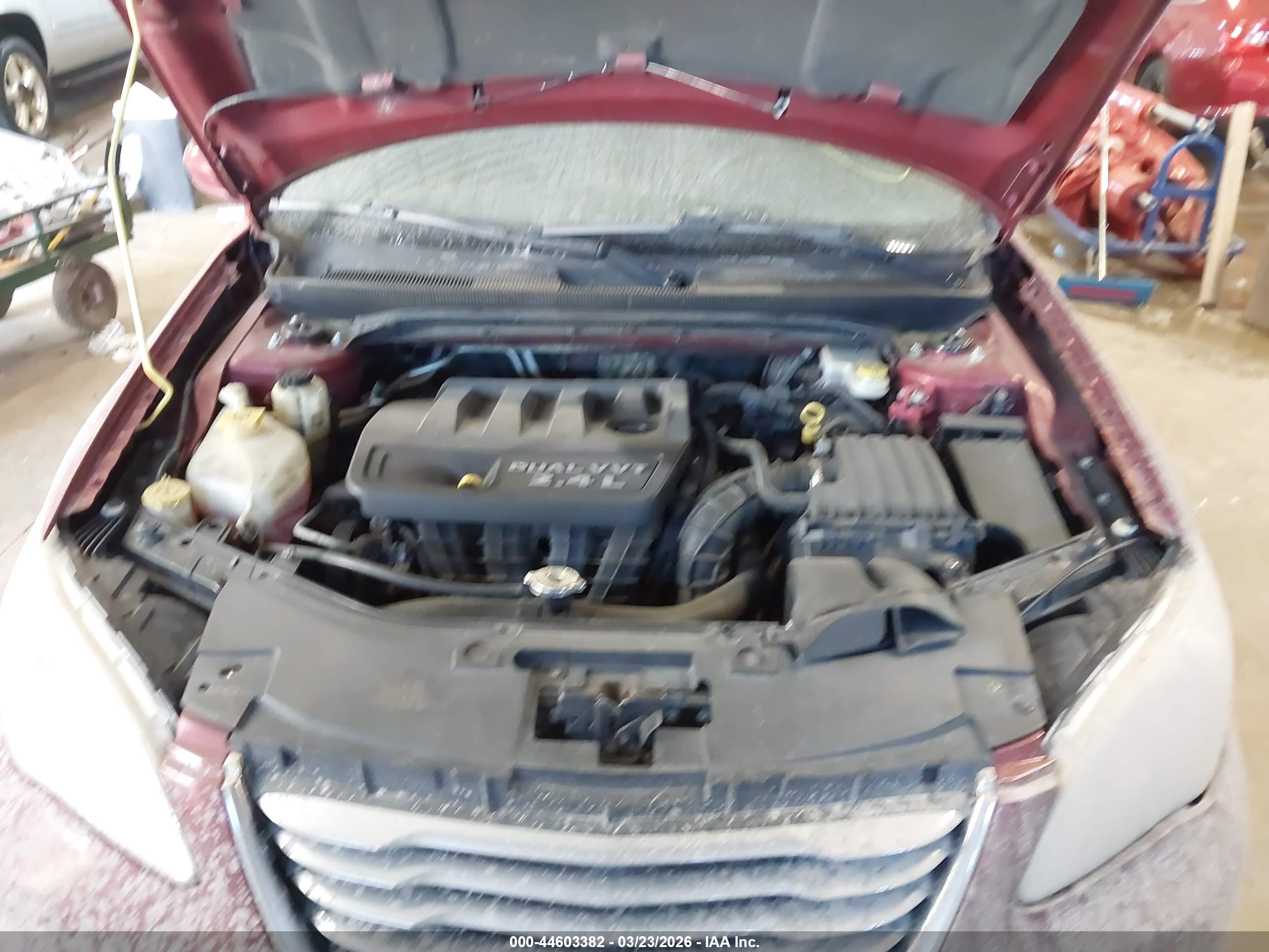 CHRYSLER 200 image 10