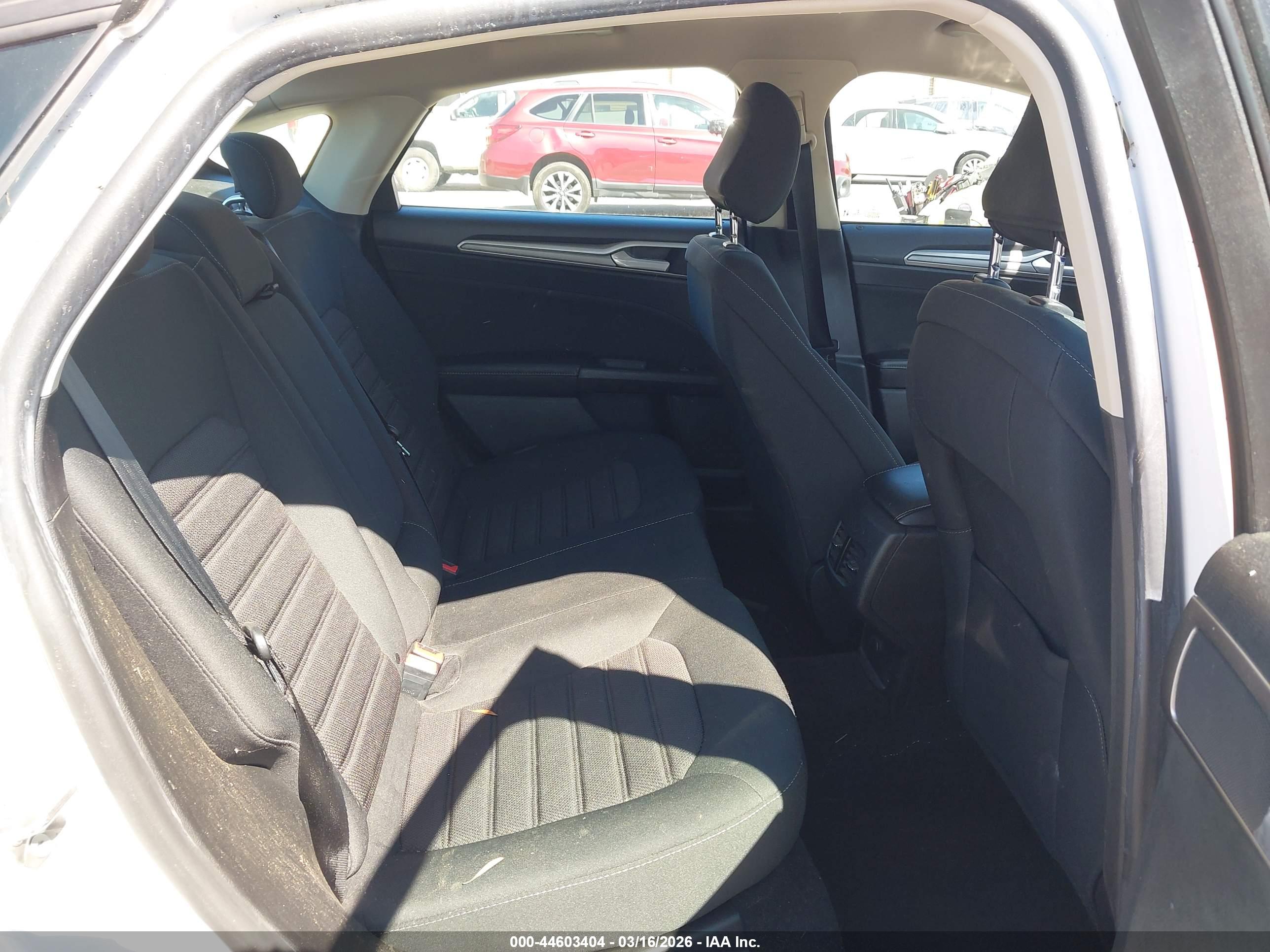 FORD FUSION image 8