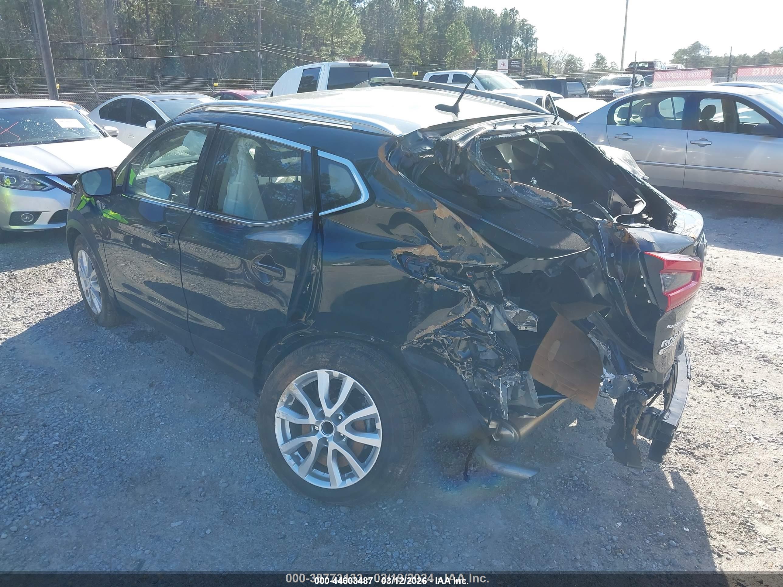 NISSAN ROGUE image 3