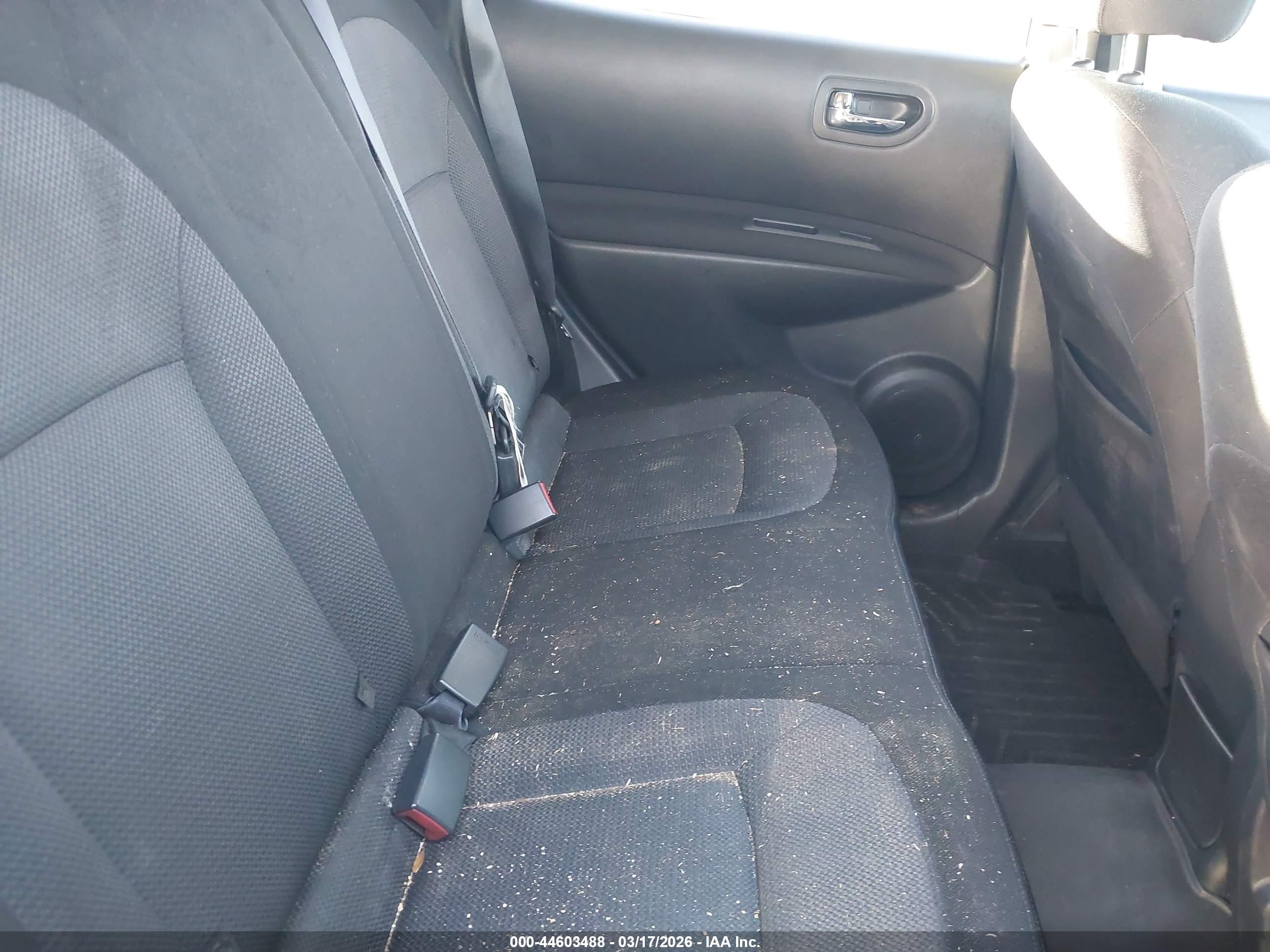 NISSAN ROGUE image 8