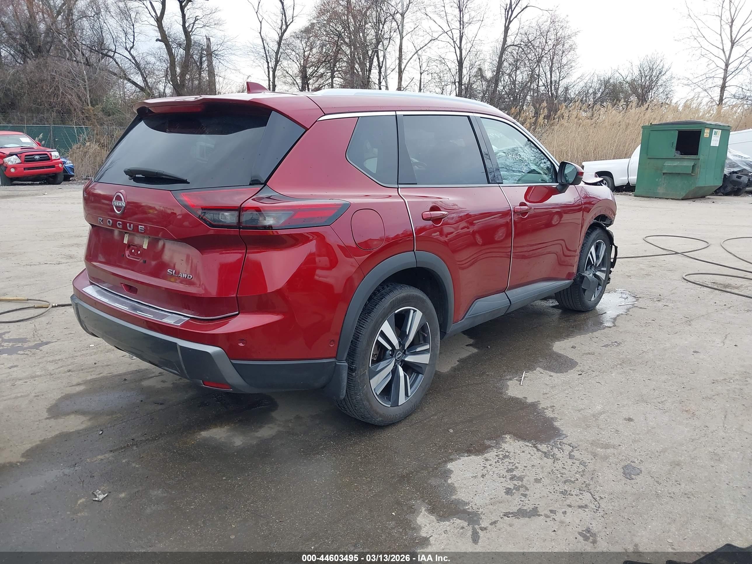 NISSAN ROGUE image 4