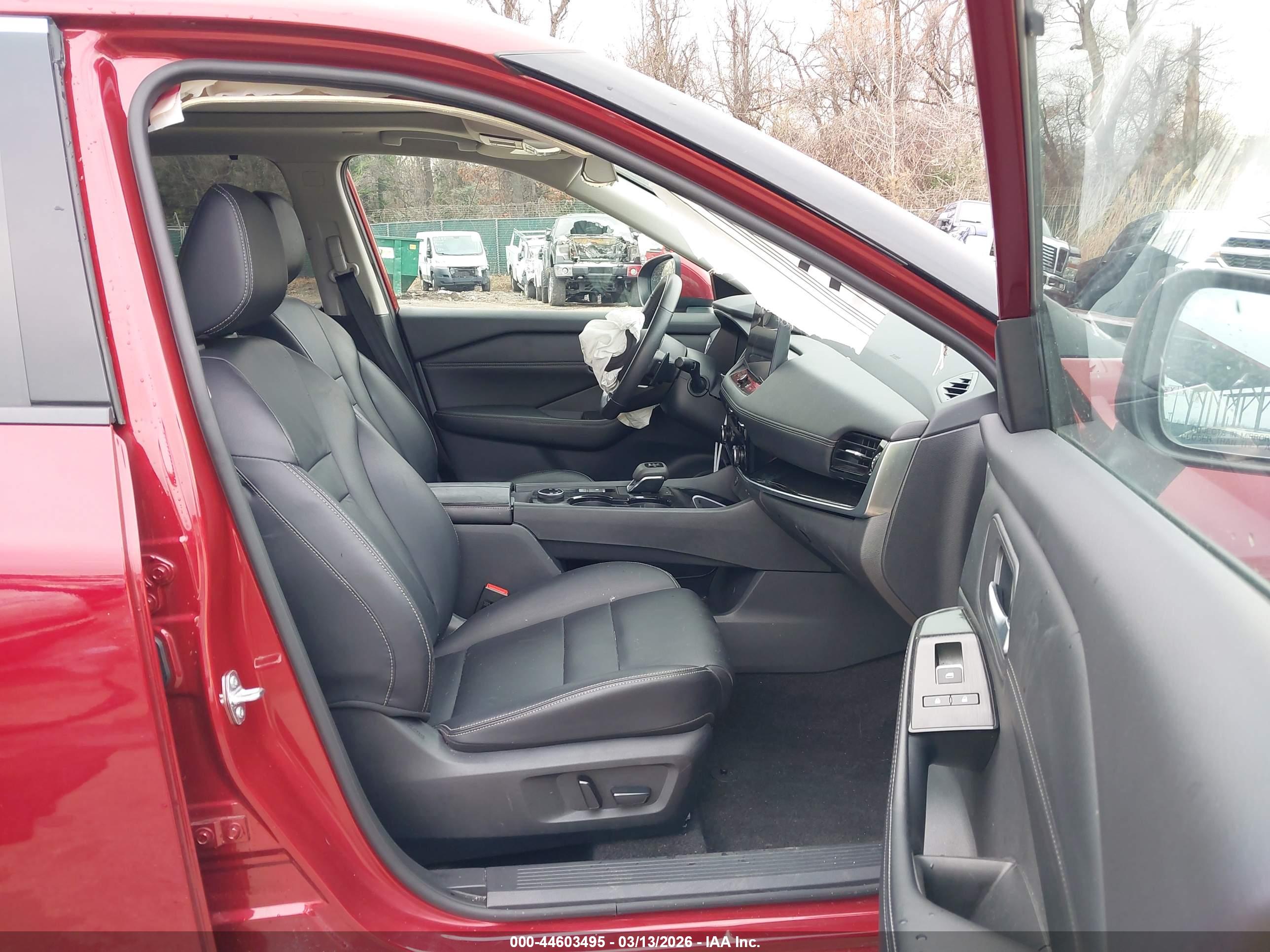 NISSAN ROGUE image 5
