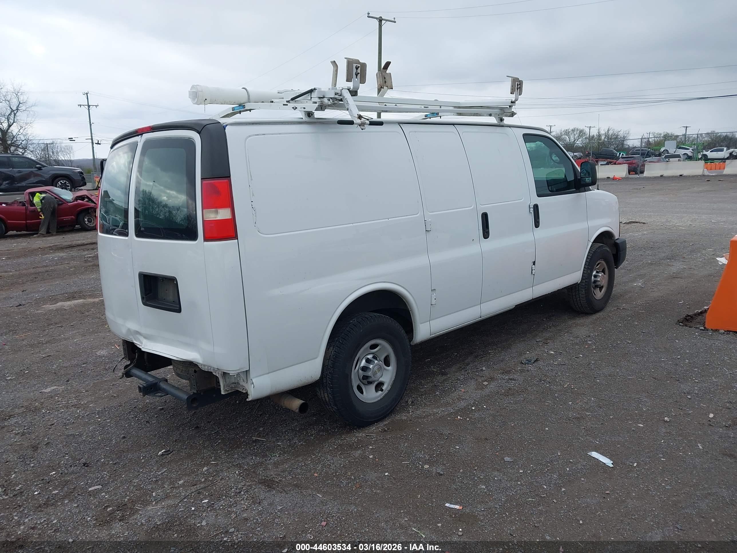 CHEVROLET EXPRESS image 4