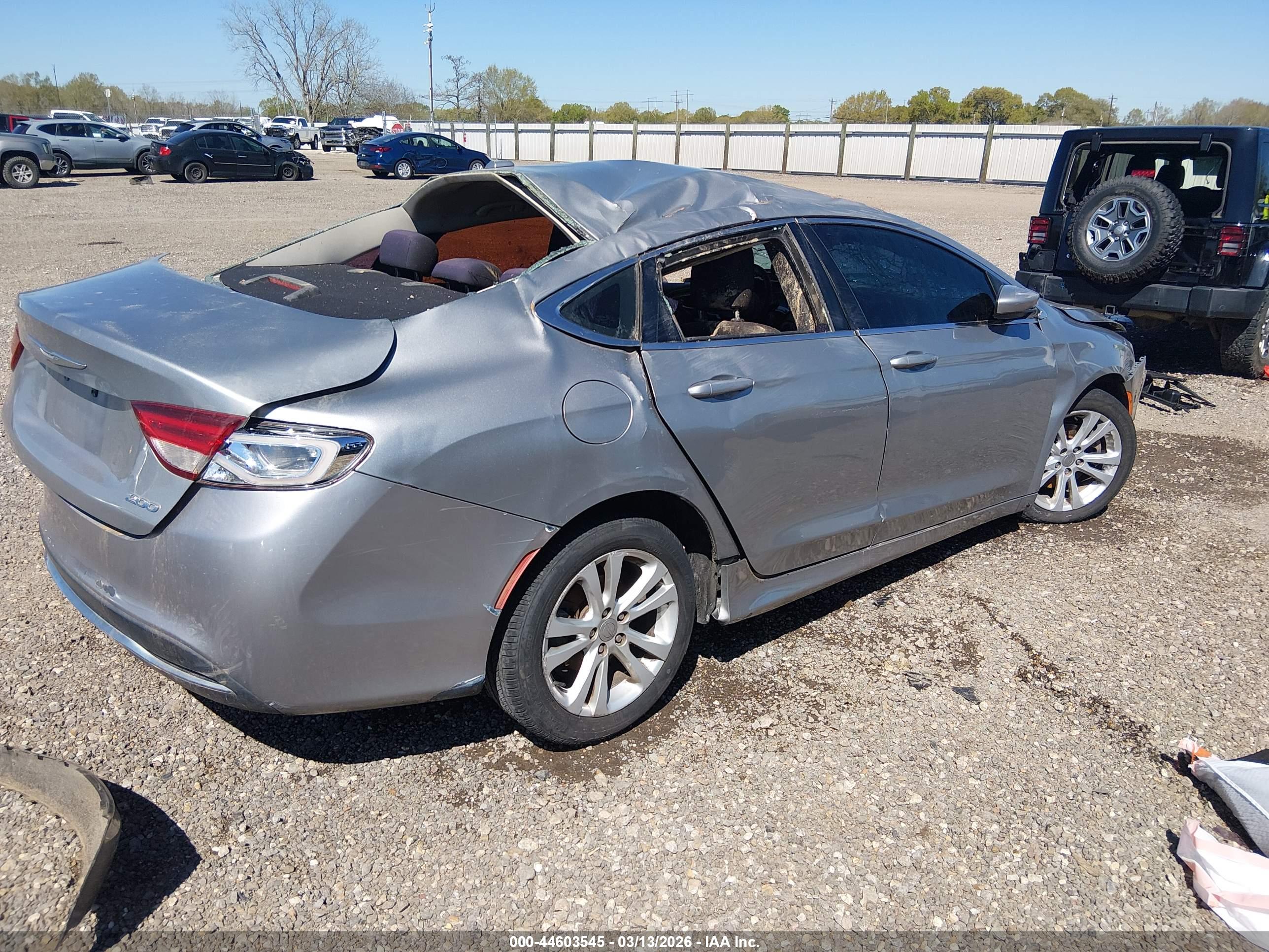 CHRYSLER 200 image 4