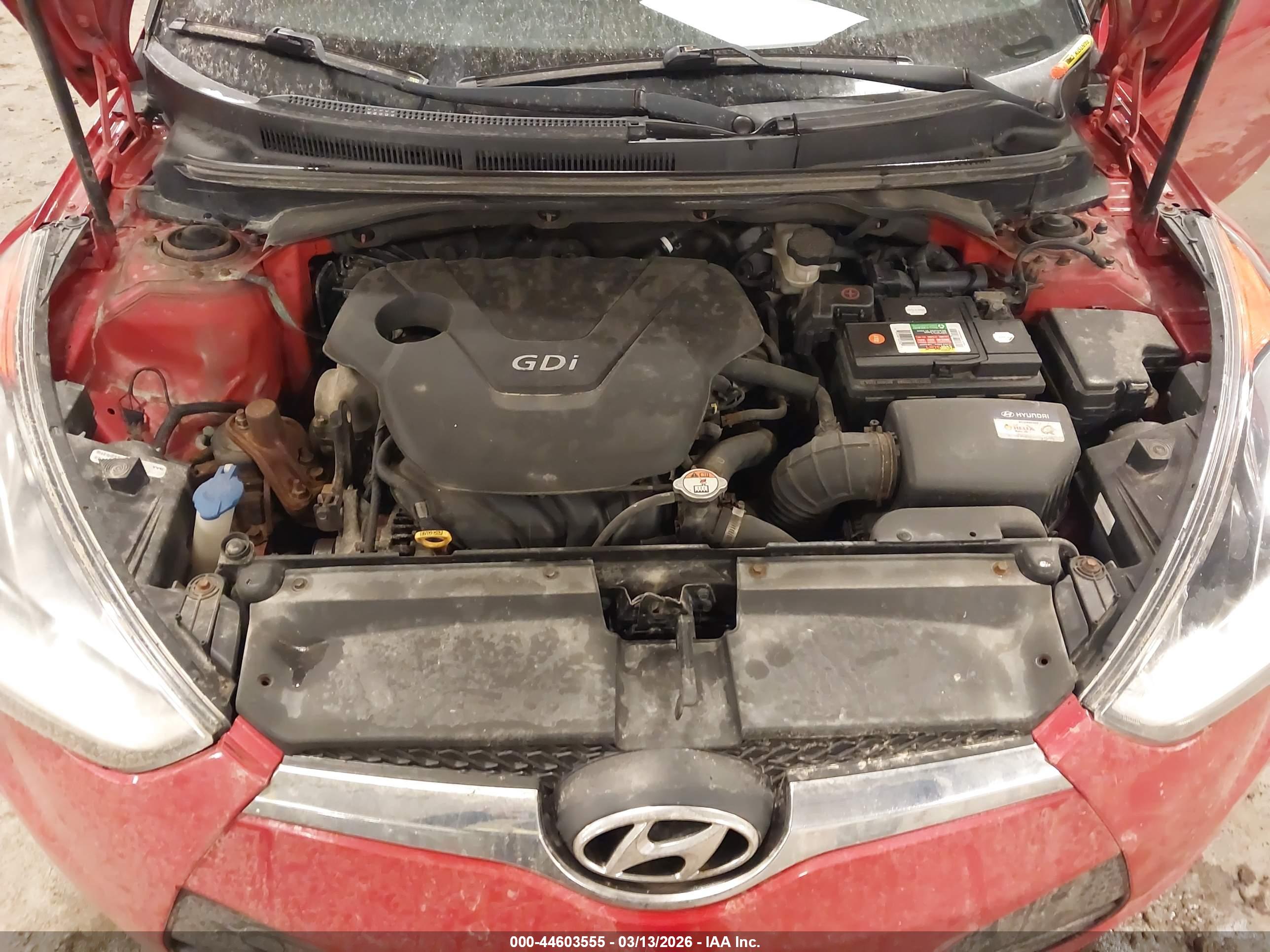 HYUNDAI VELOSTER image 10
