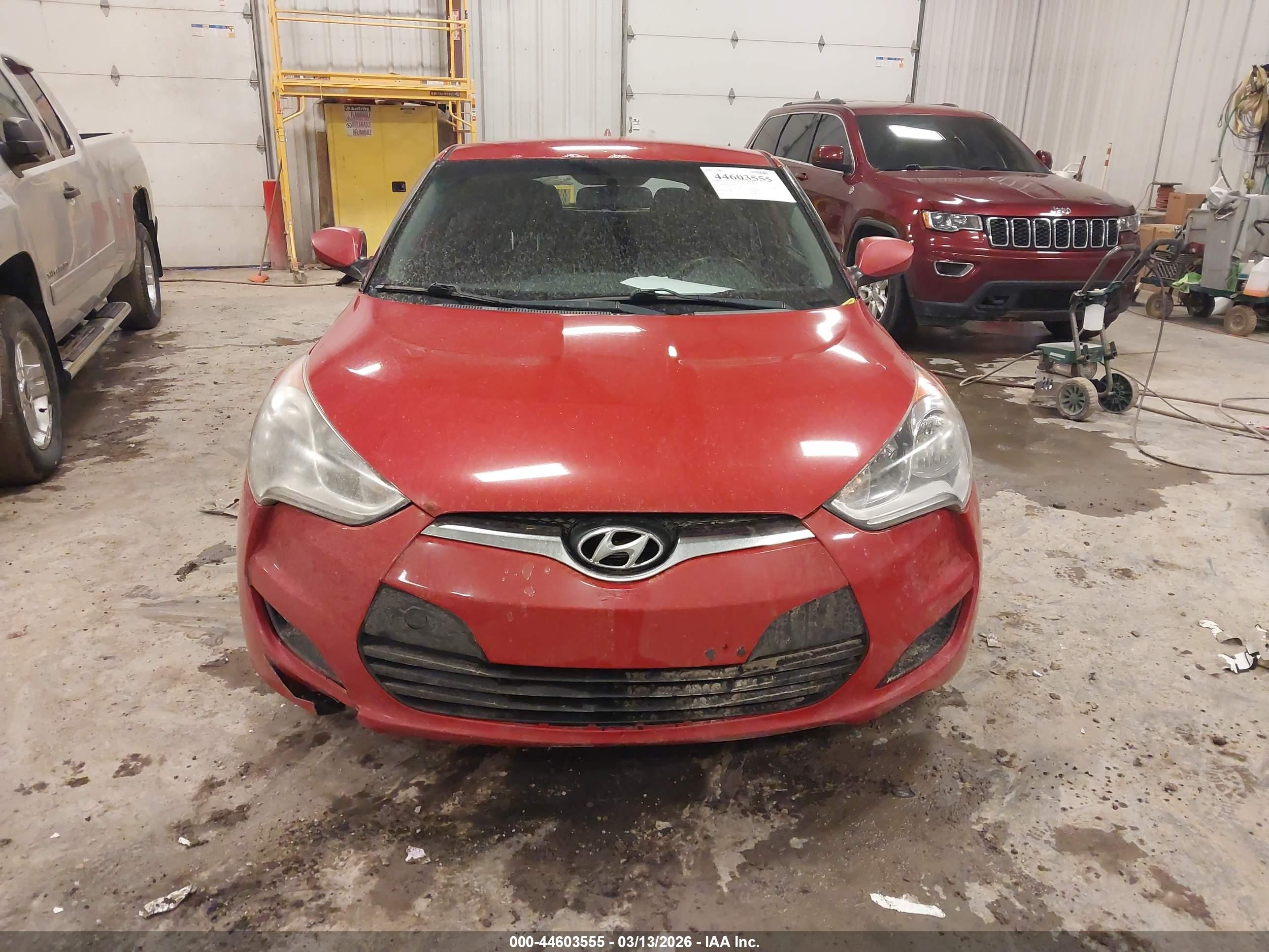HYUNDAI VELOSTER image 6