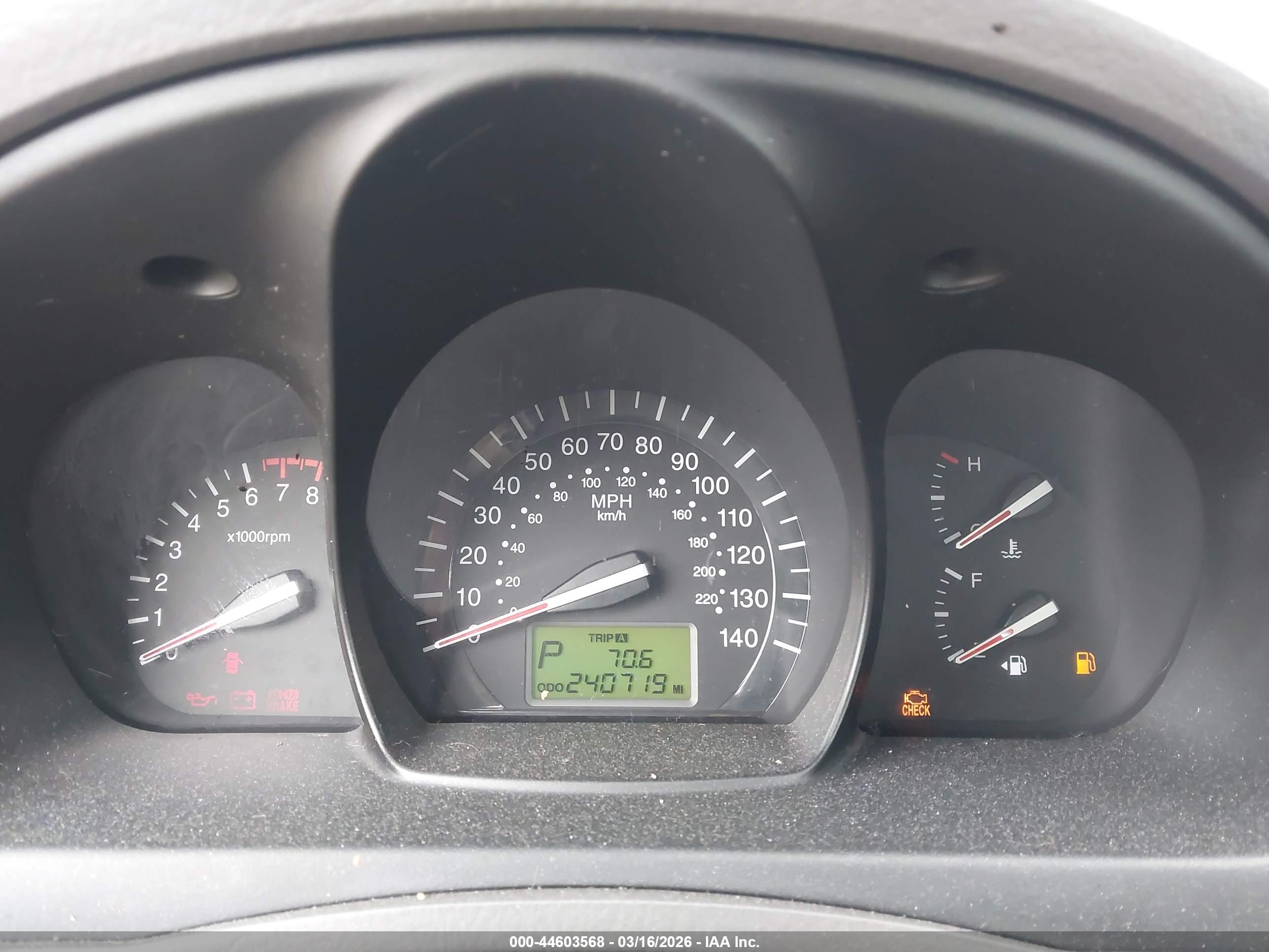KIA SPECTRA image 7