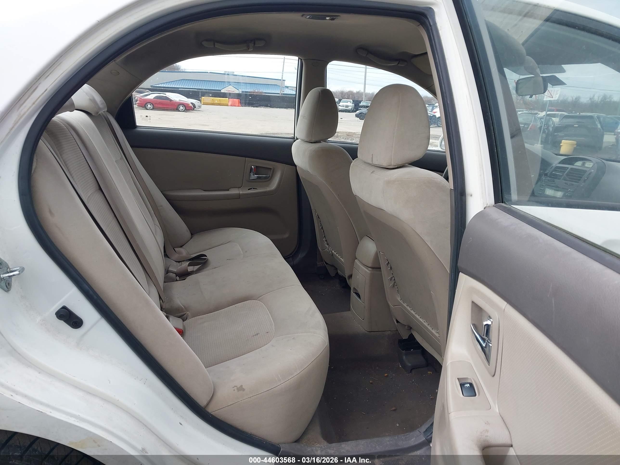 KIA SPECTRA image 8