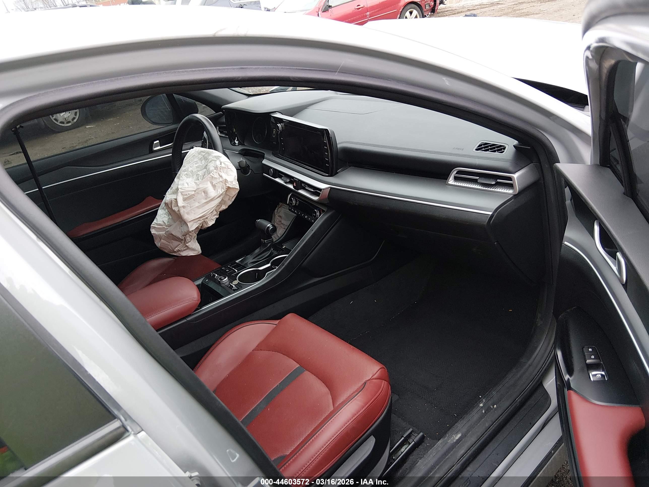 KIA K5 image 5