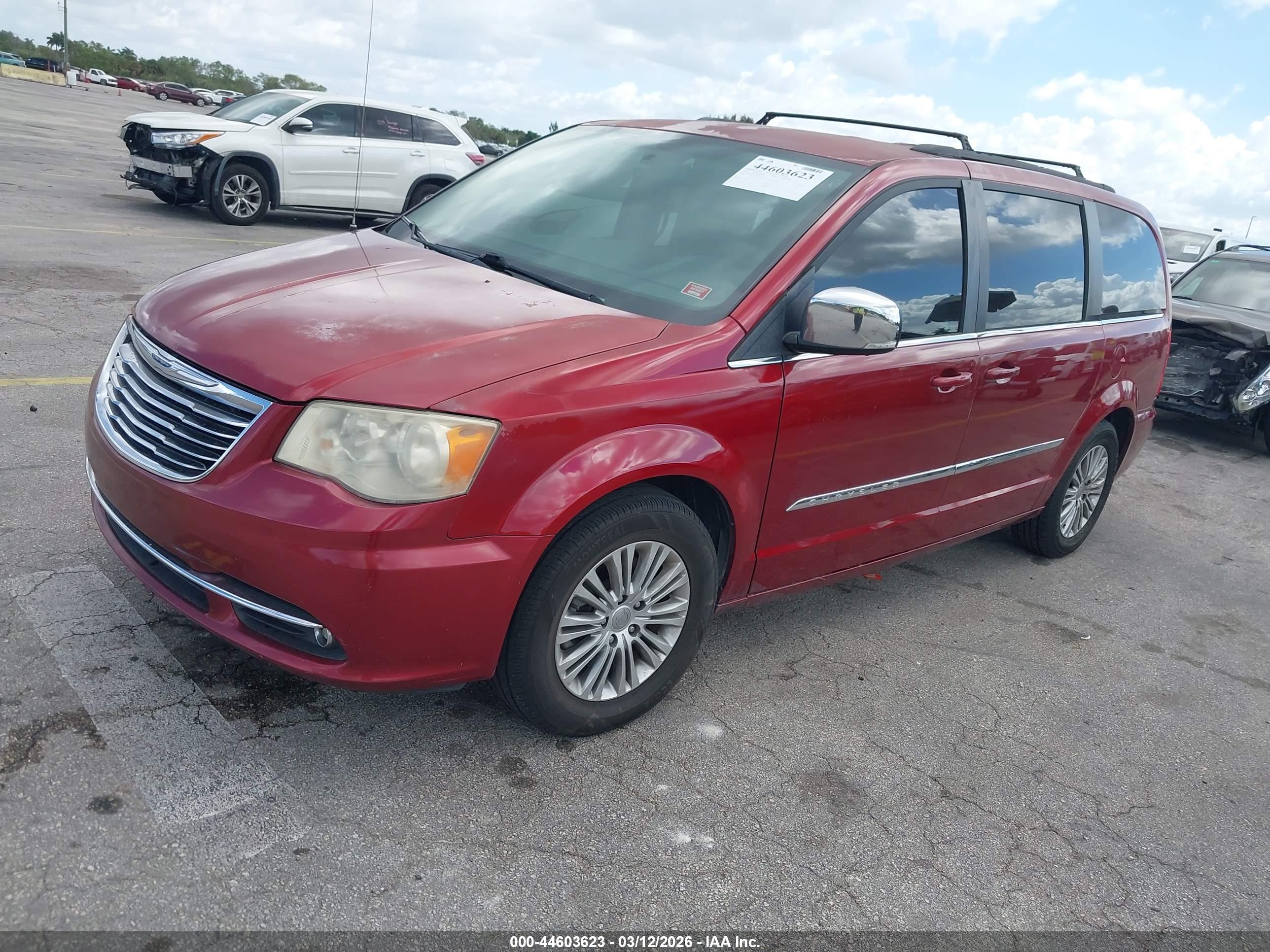 CHRYSLER TOWN image 2