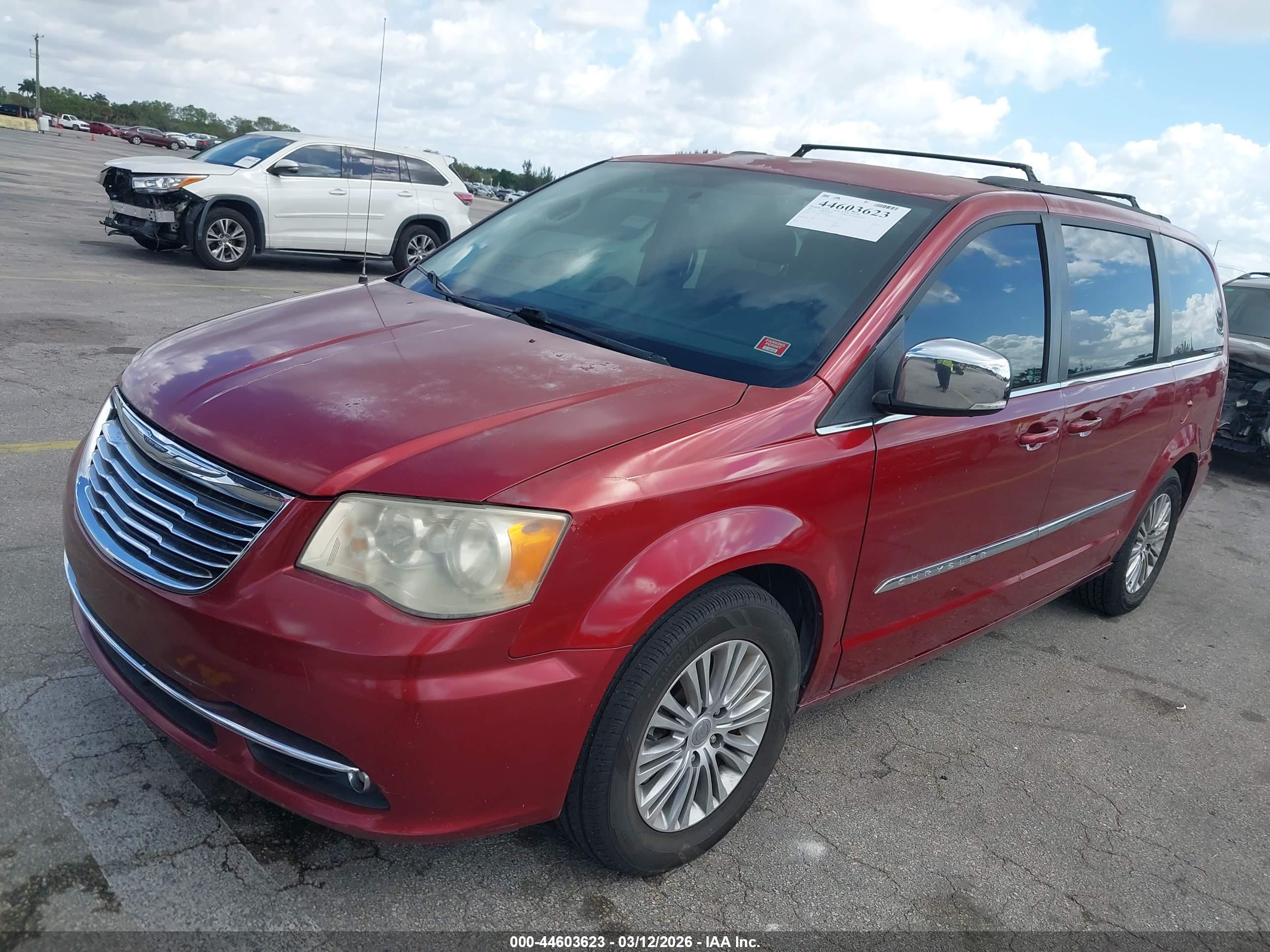 CHRYSLER TOWN image 6