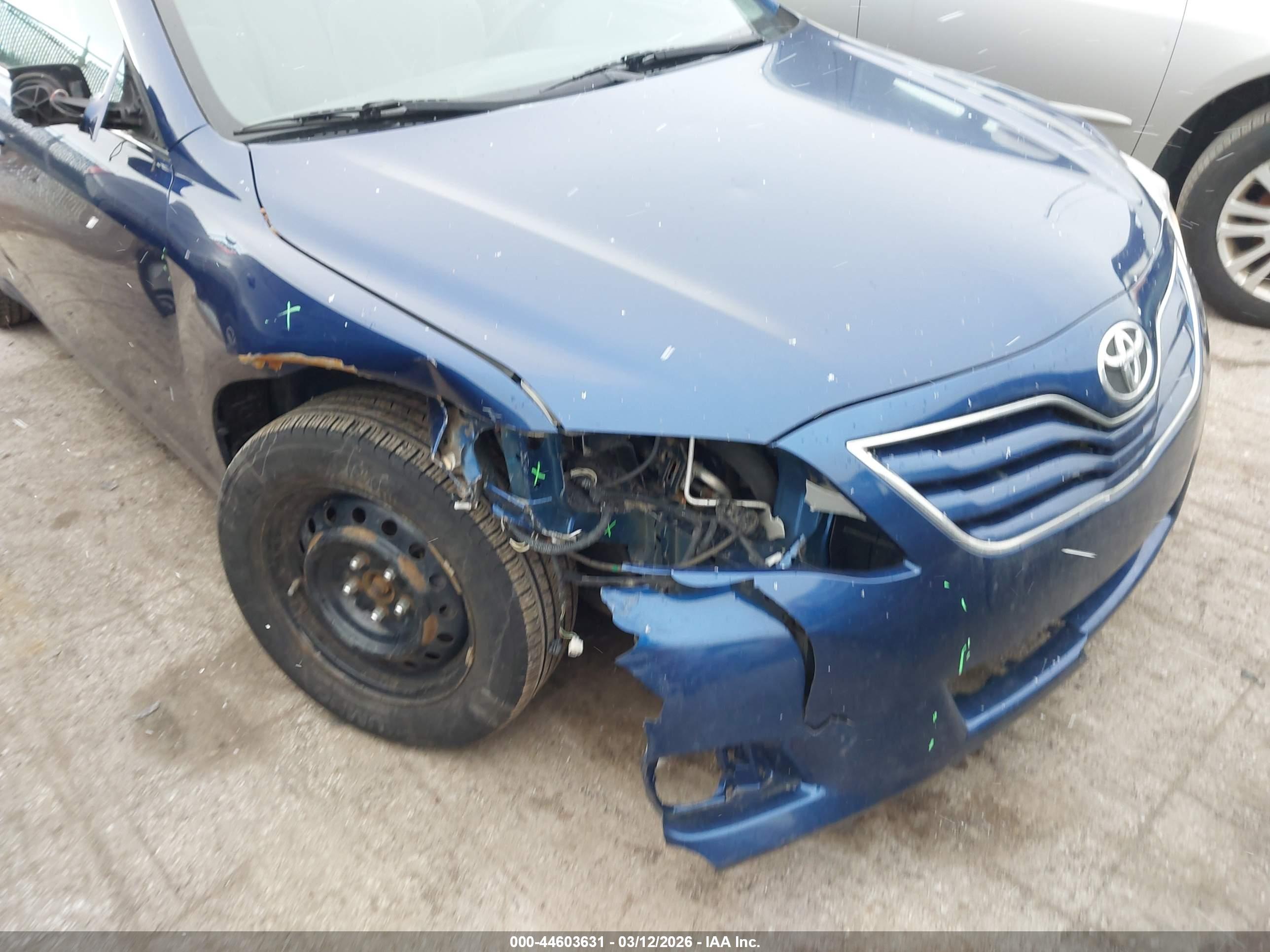 TOYOTA CAMRY image 6