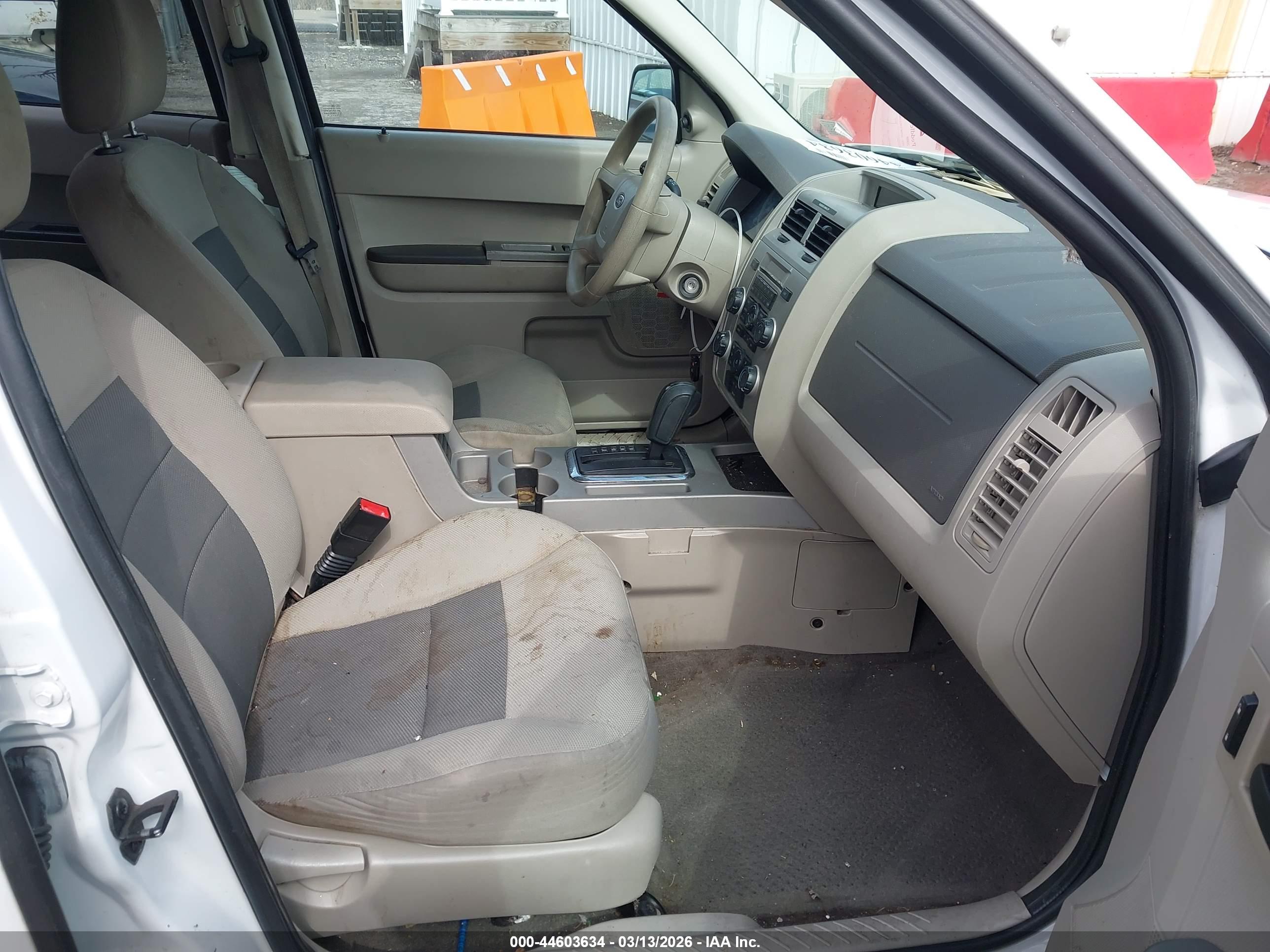 FORD ESCAPE image 5