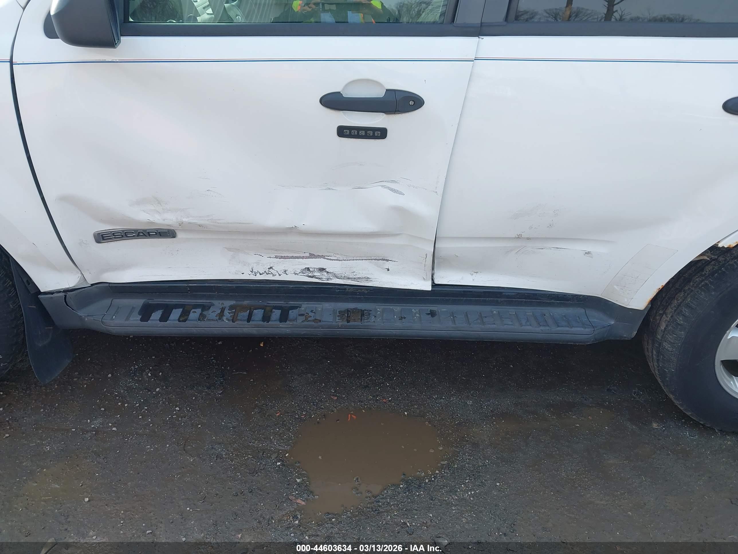 FORD ESCAPE image 6
