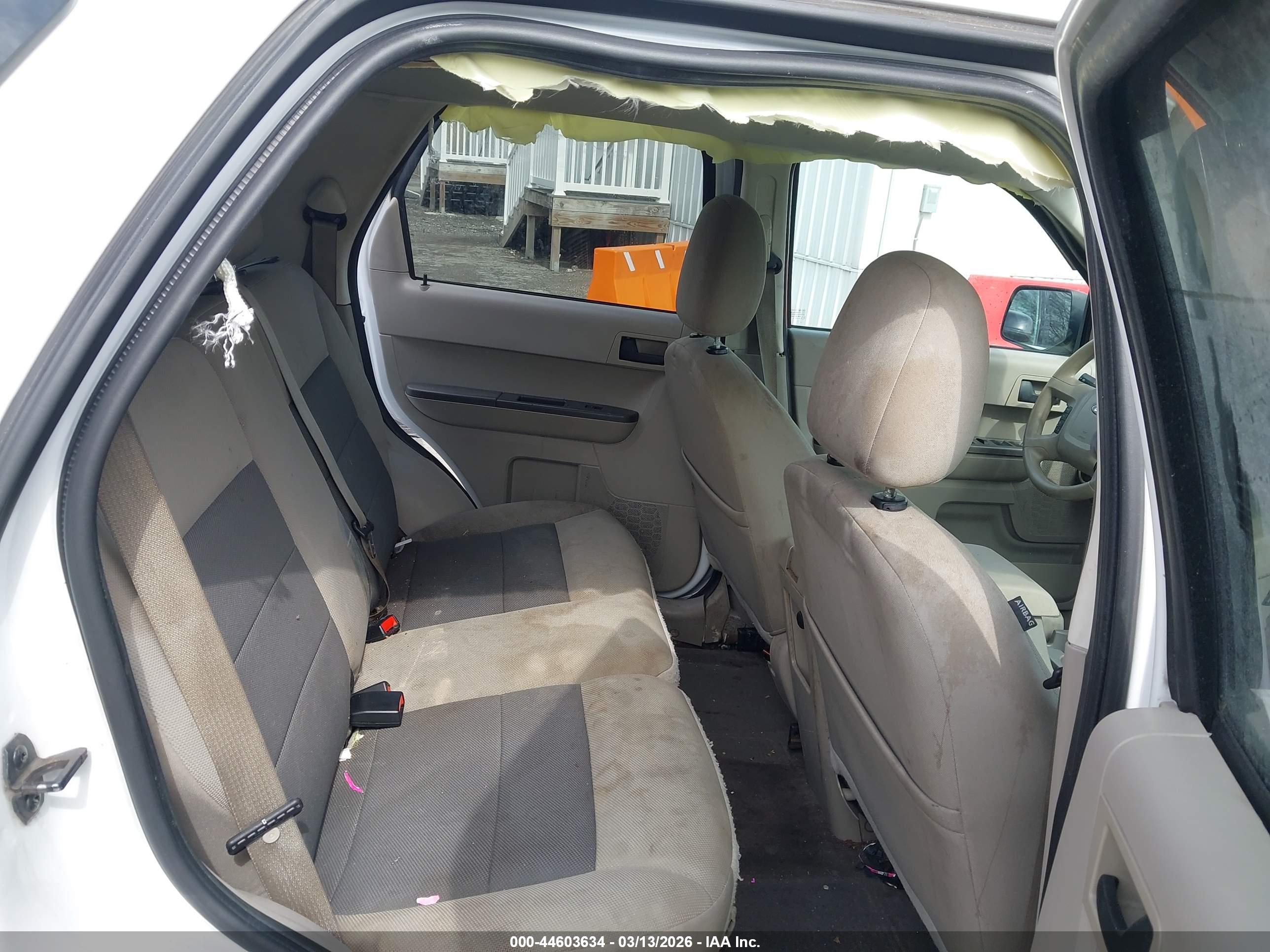 FORD ESCAPE image 8