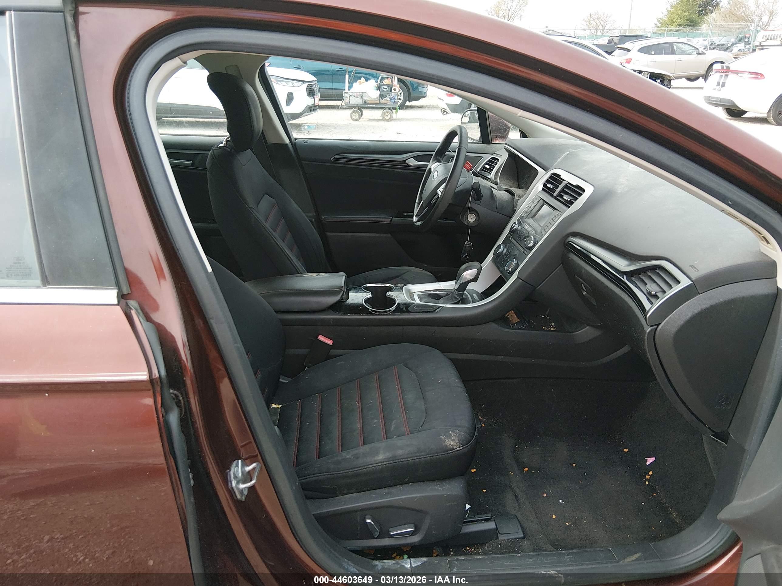 FORD FUSION image 5
