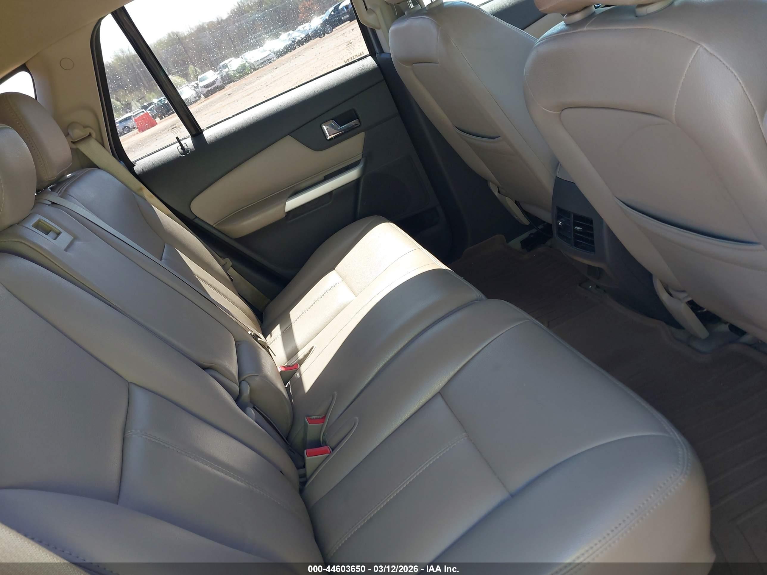 FORD EDGE image 8