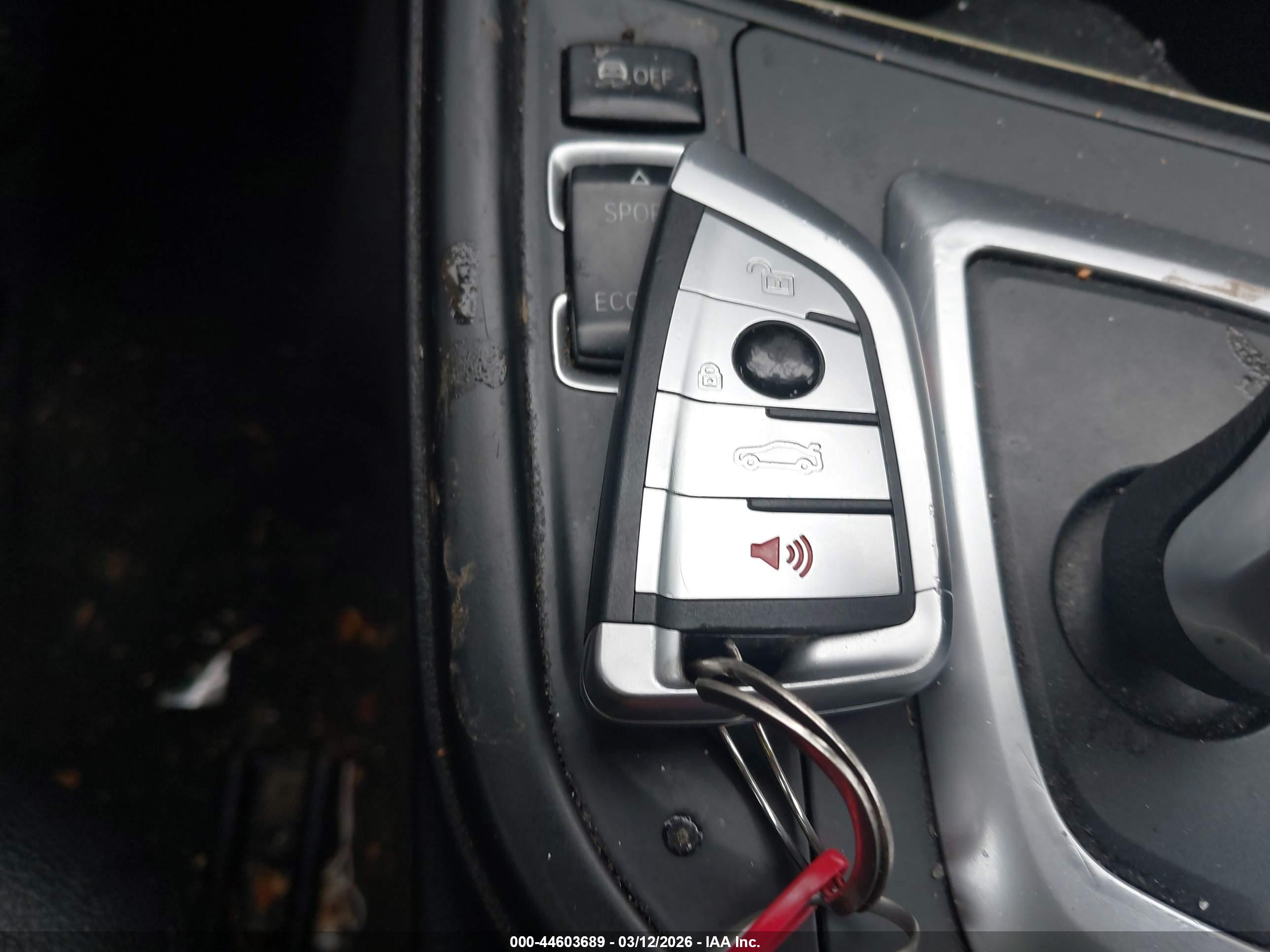 BMW 320I image 11