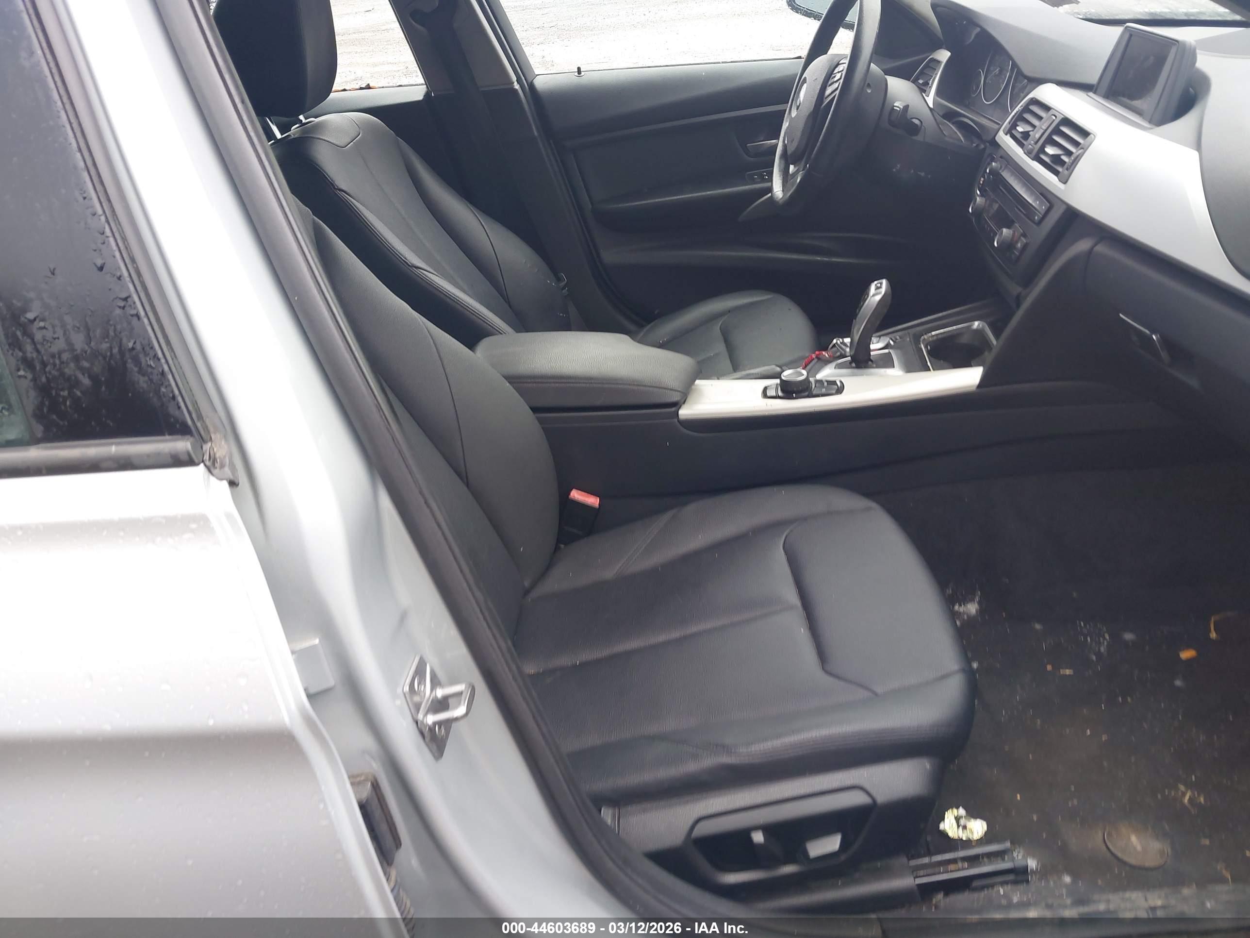 BMW 320I image 5