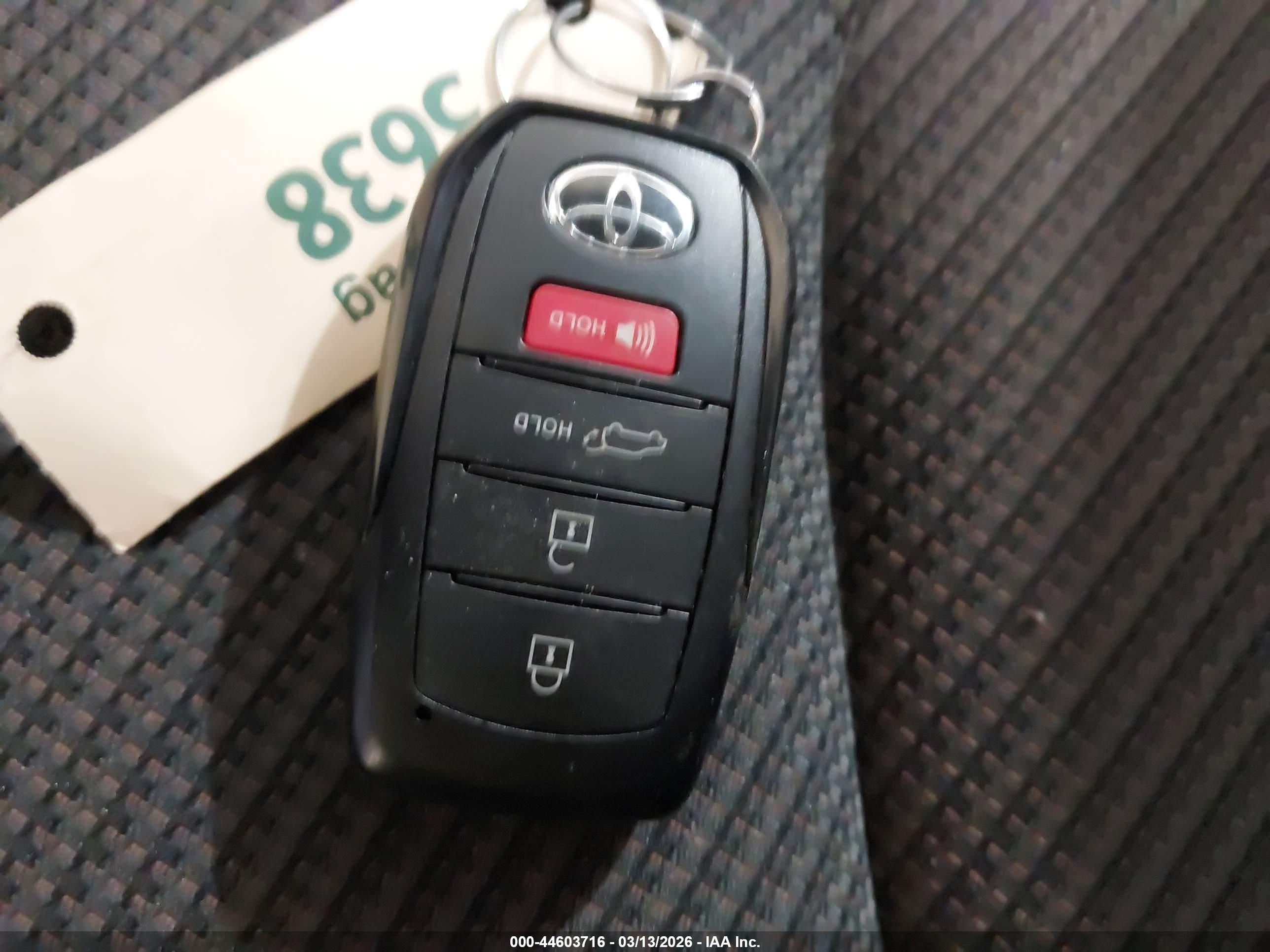 TOYOTA HIGHLANDER image 11