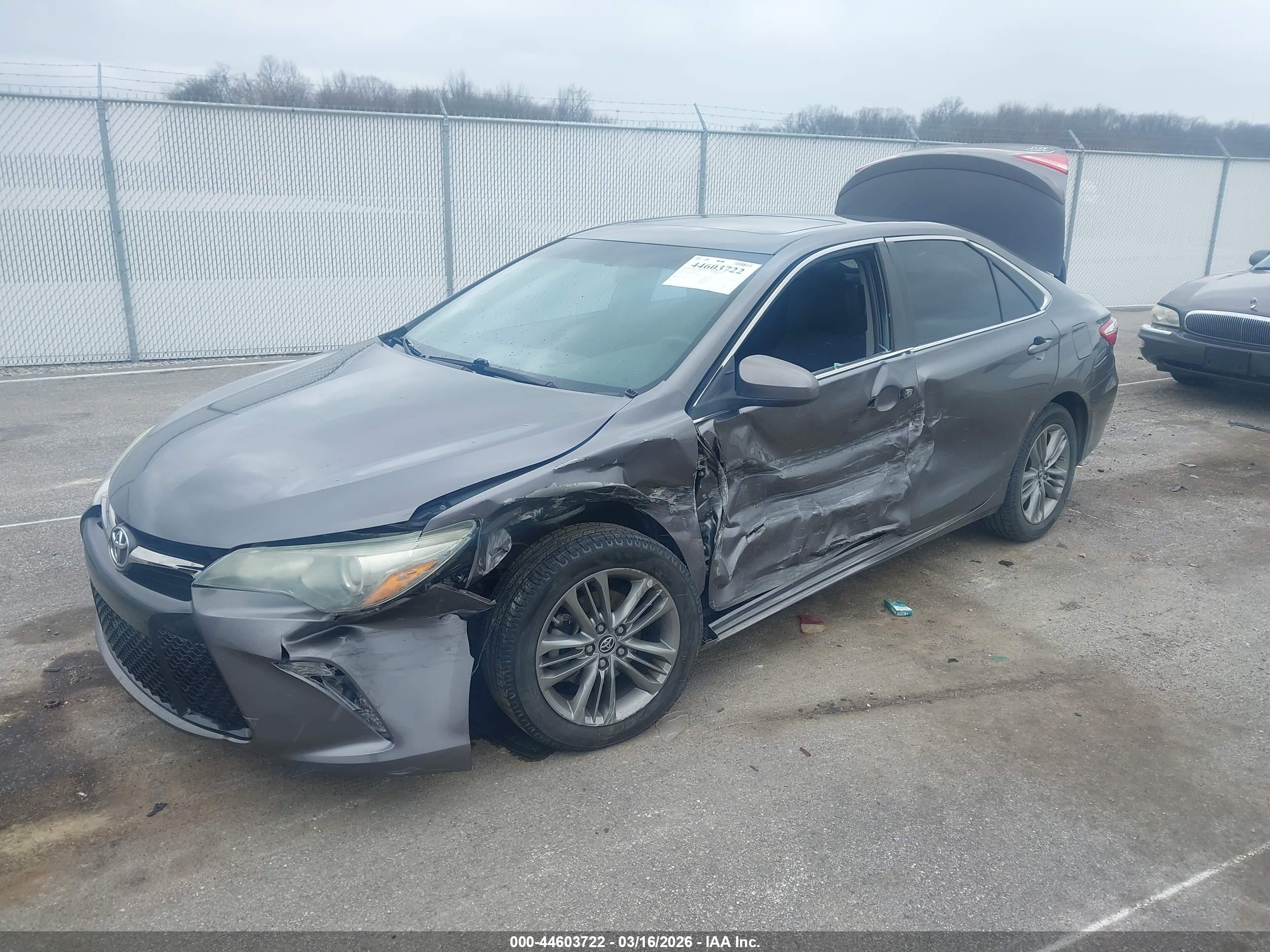 TOYOTA CAMRY image 2