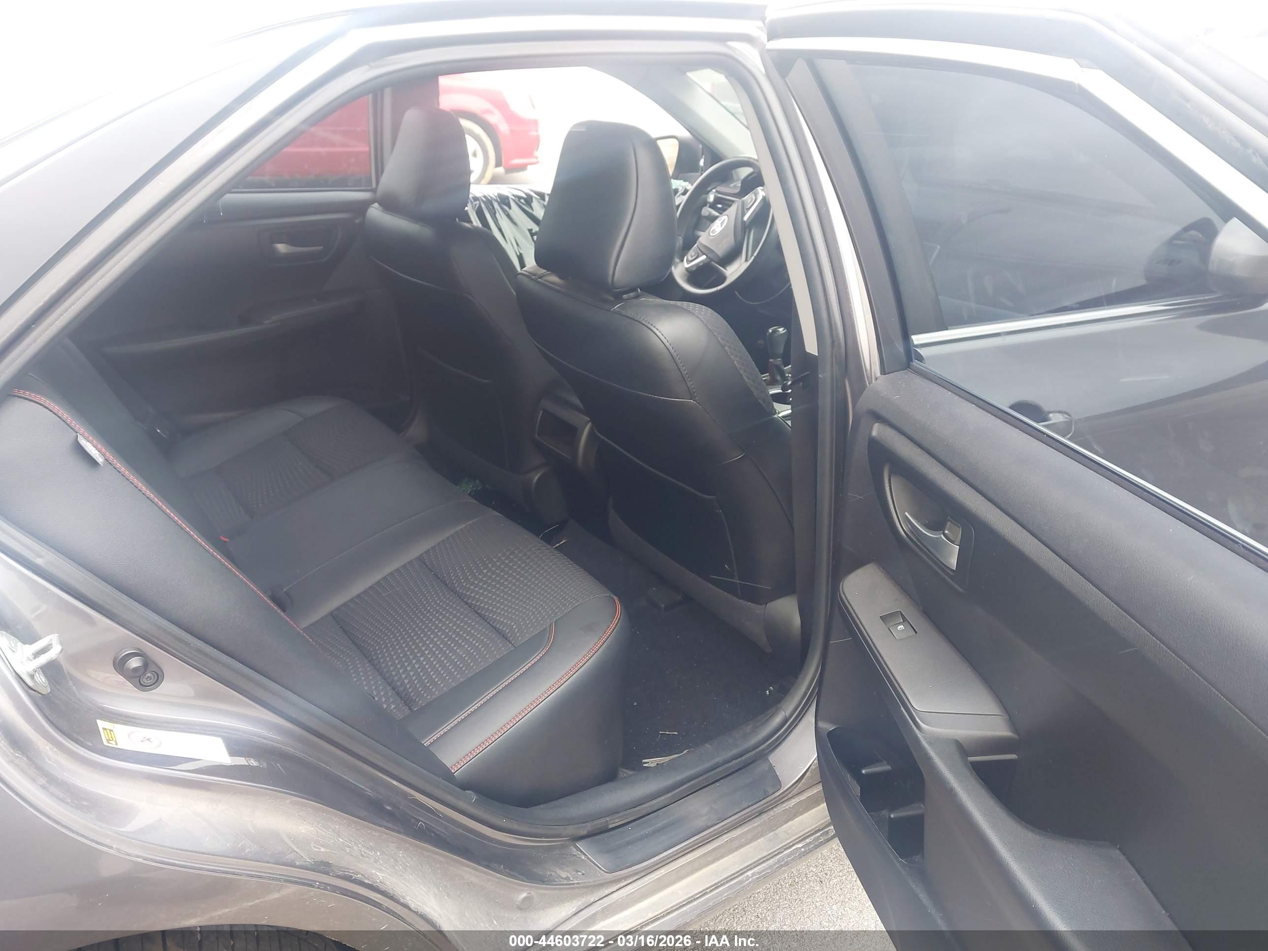 TOYOTA CAMRY image 8