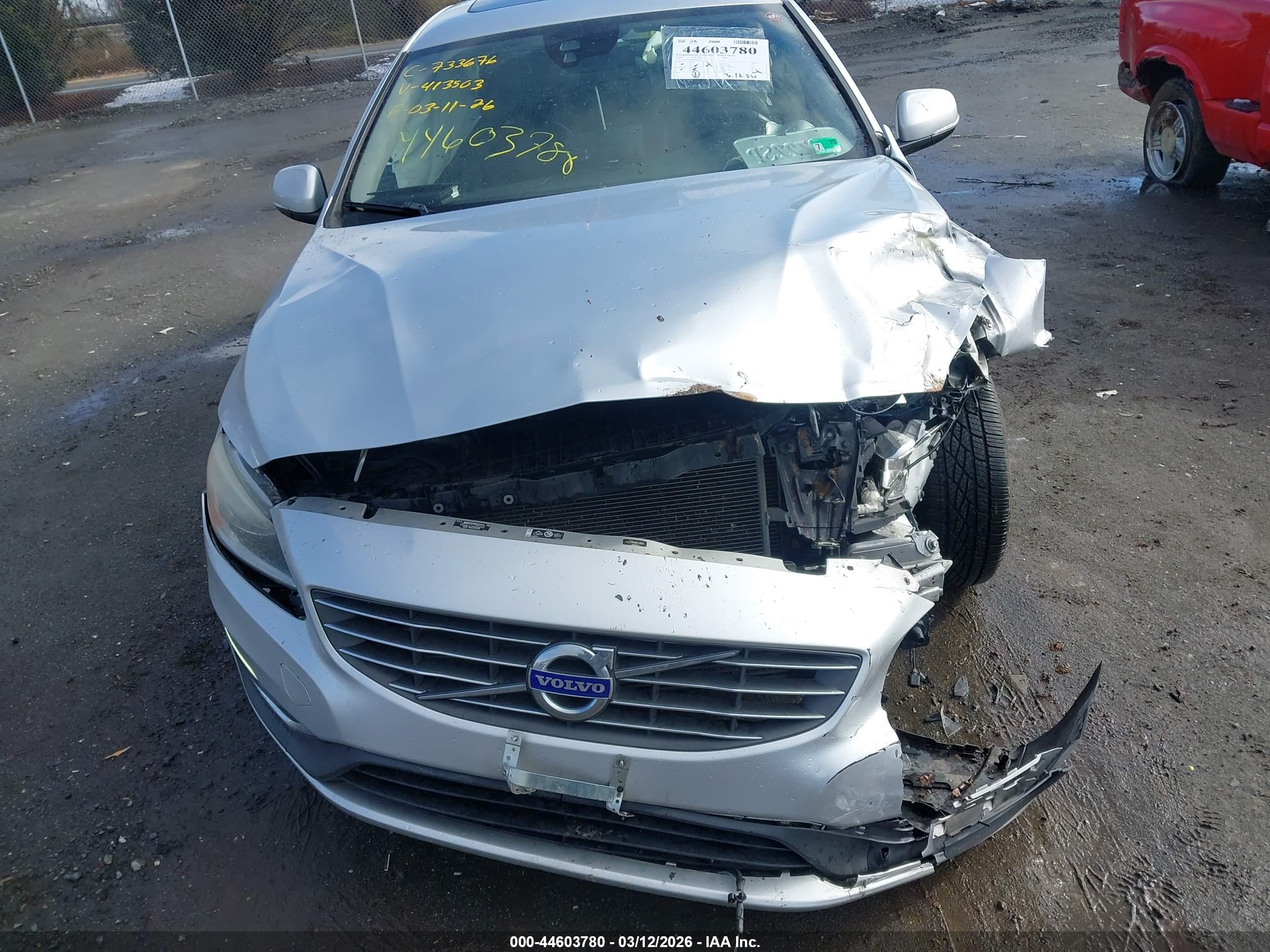VOLVO S60 image 6