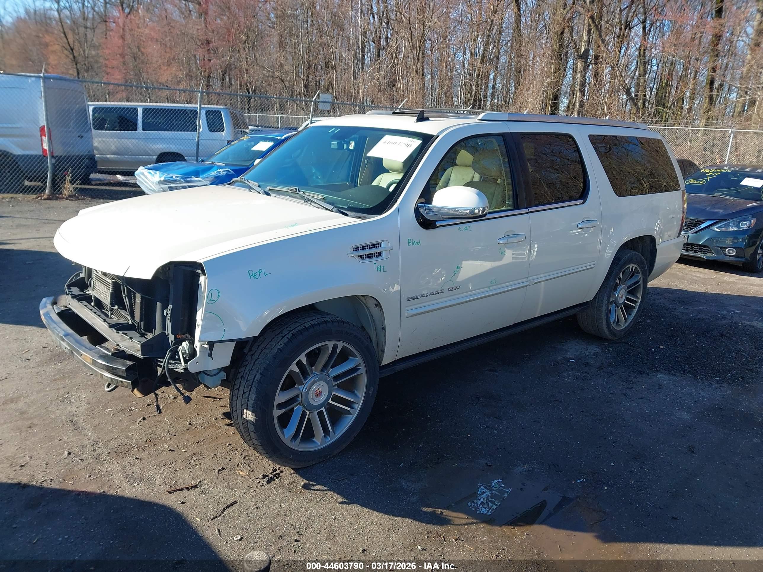 CADILLAC ESCALADE image 2