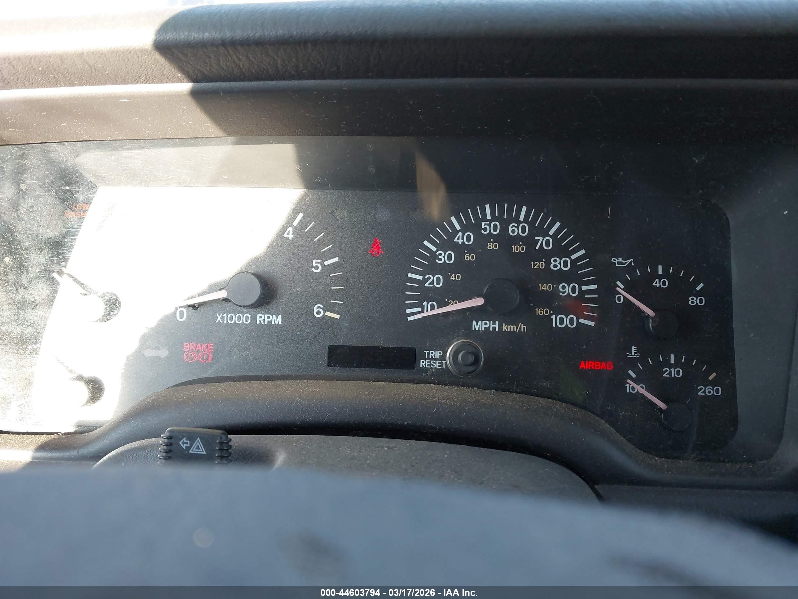 JEEP CHEROKEE image 7