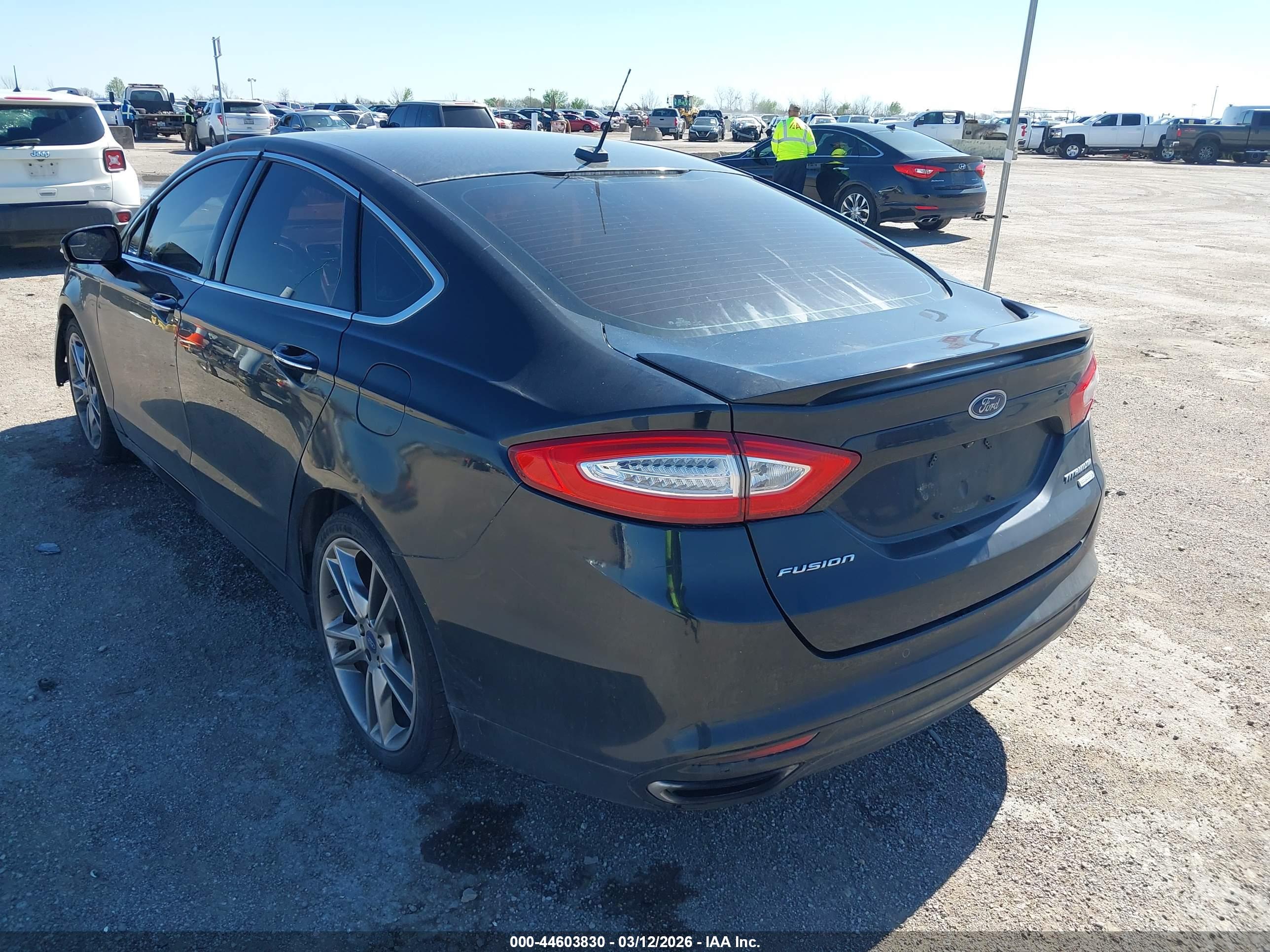FORD FUSION image 3