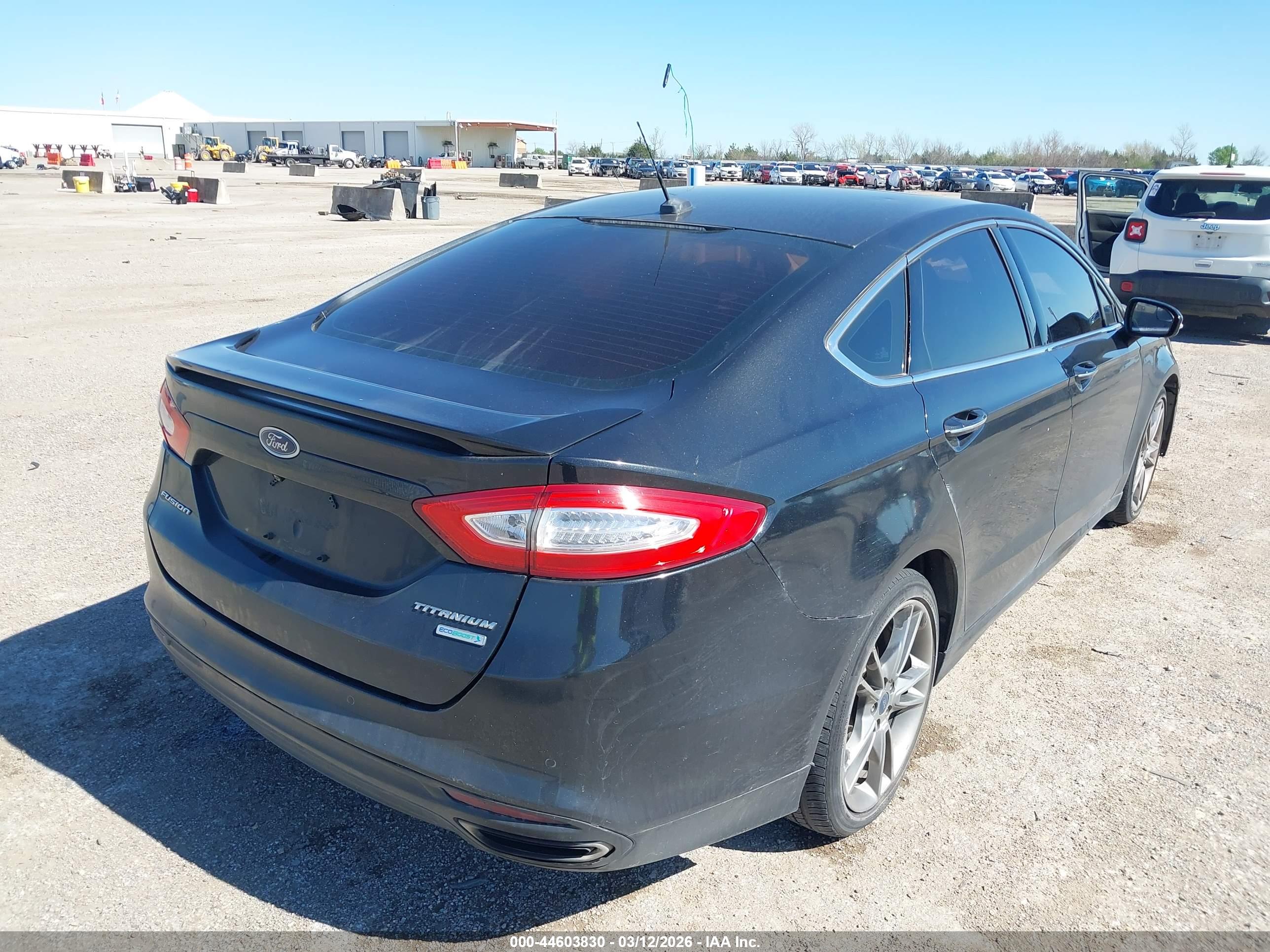 FORD FUSION image 4