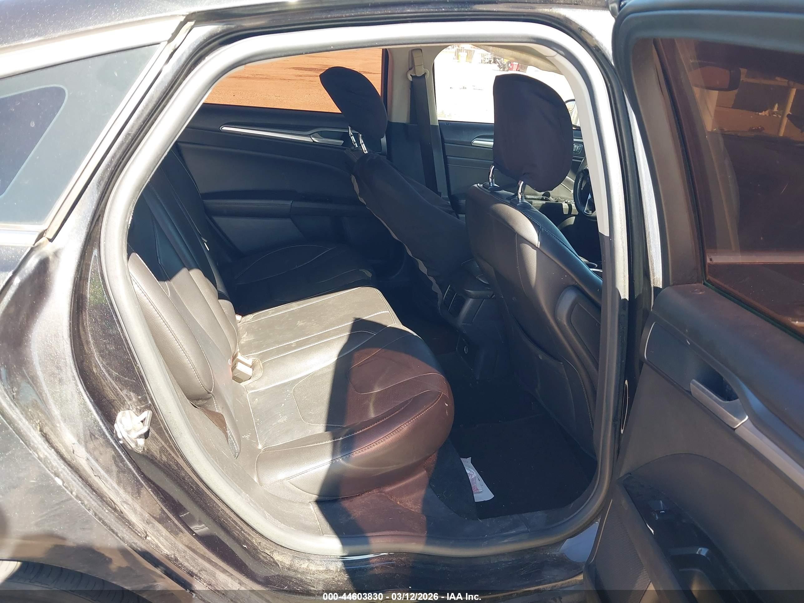 FORD FUSION image 8