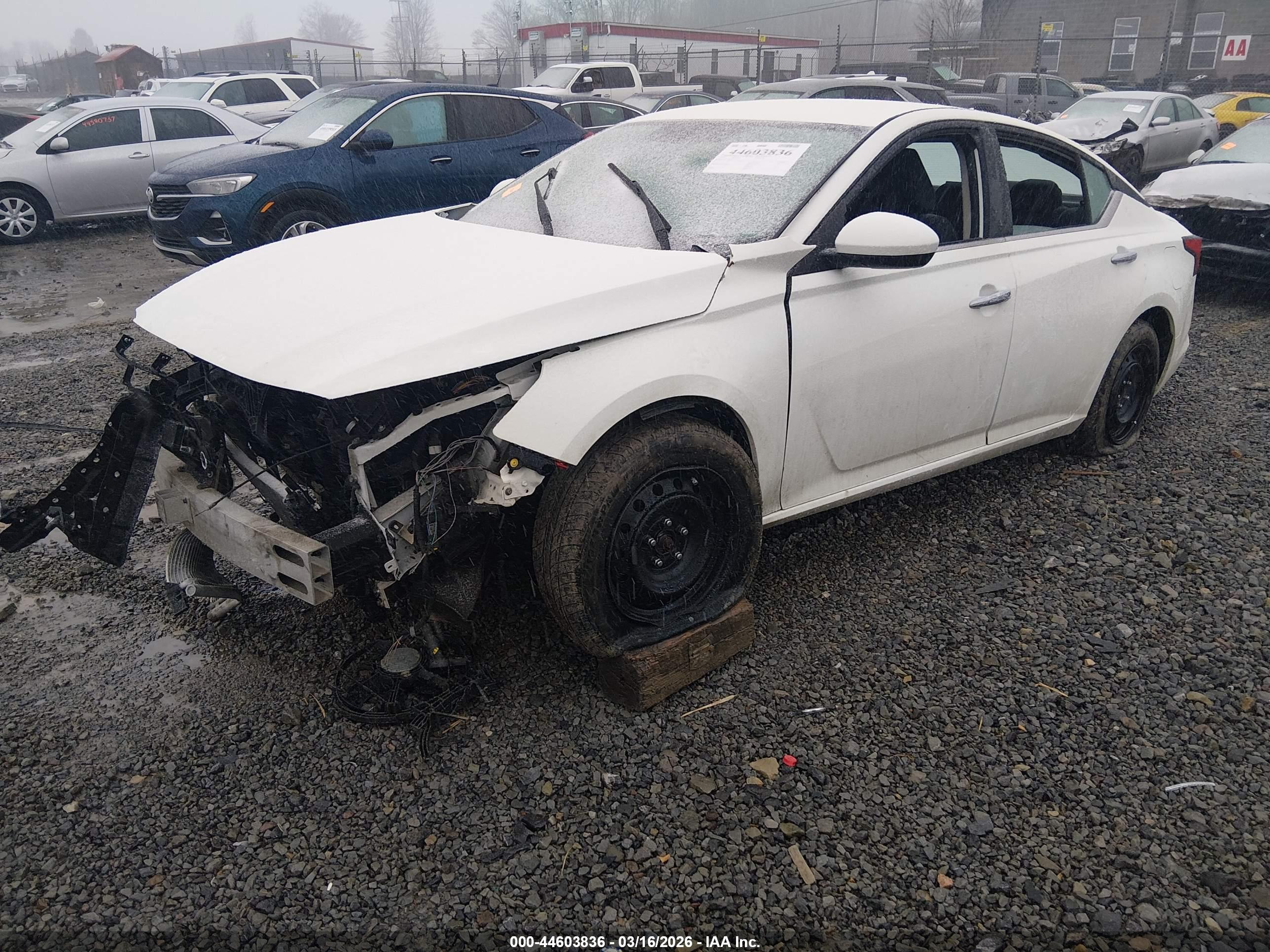 NISSAN ALTIMA image 2