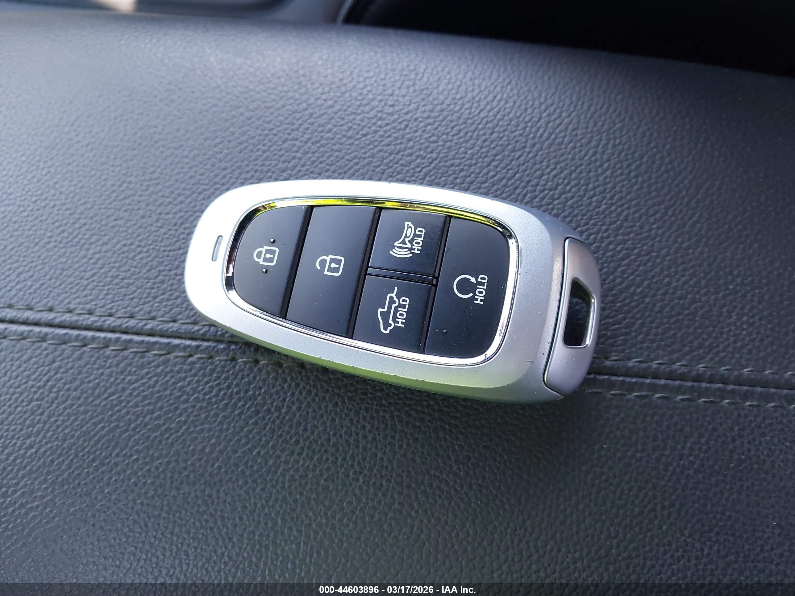 HYUNDAI SANTA image 11