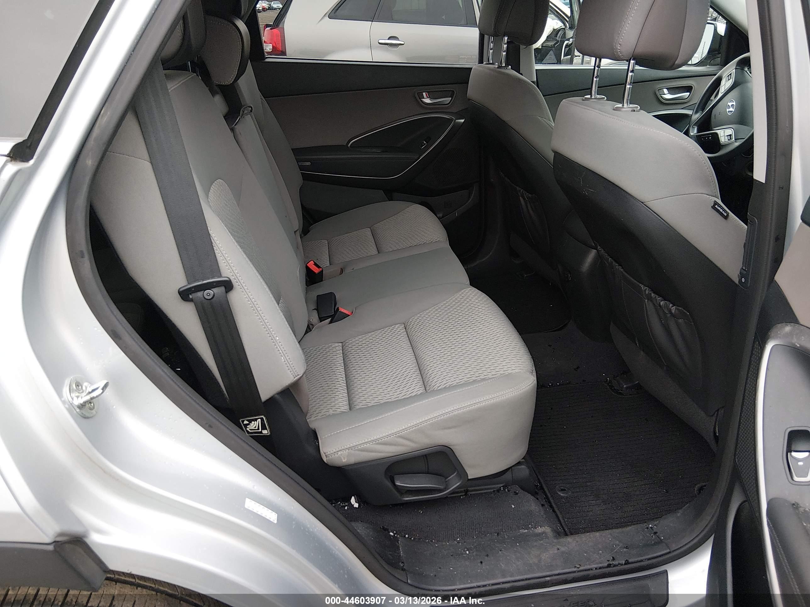 HYUNDAI SANTA image 8
