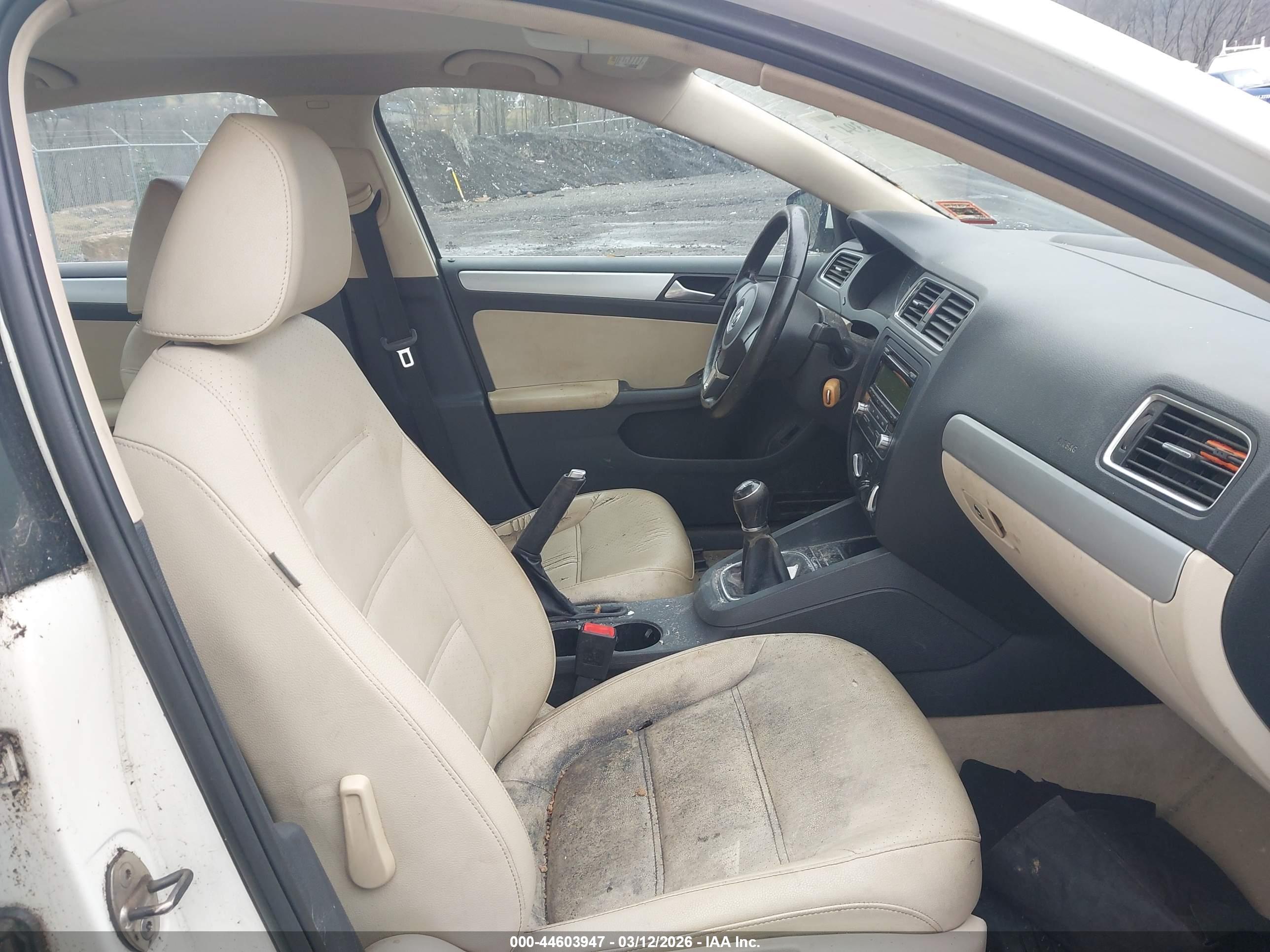 VOLKSWAGEN JETTA image 5